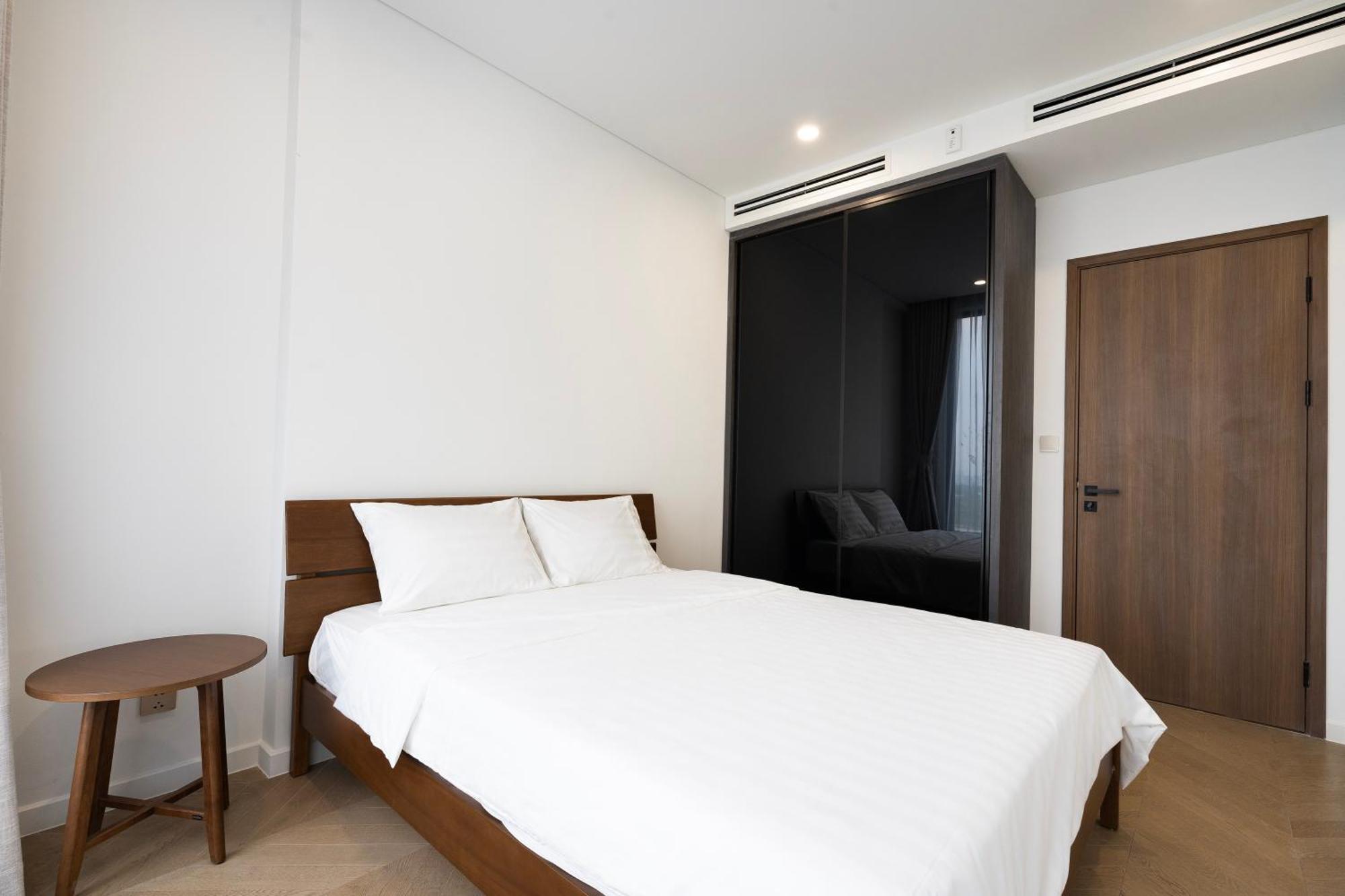 The Lumiere Riverside Luxury Apartment *