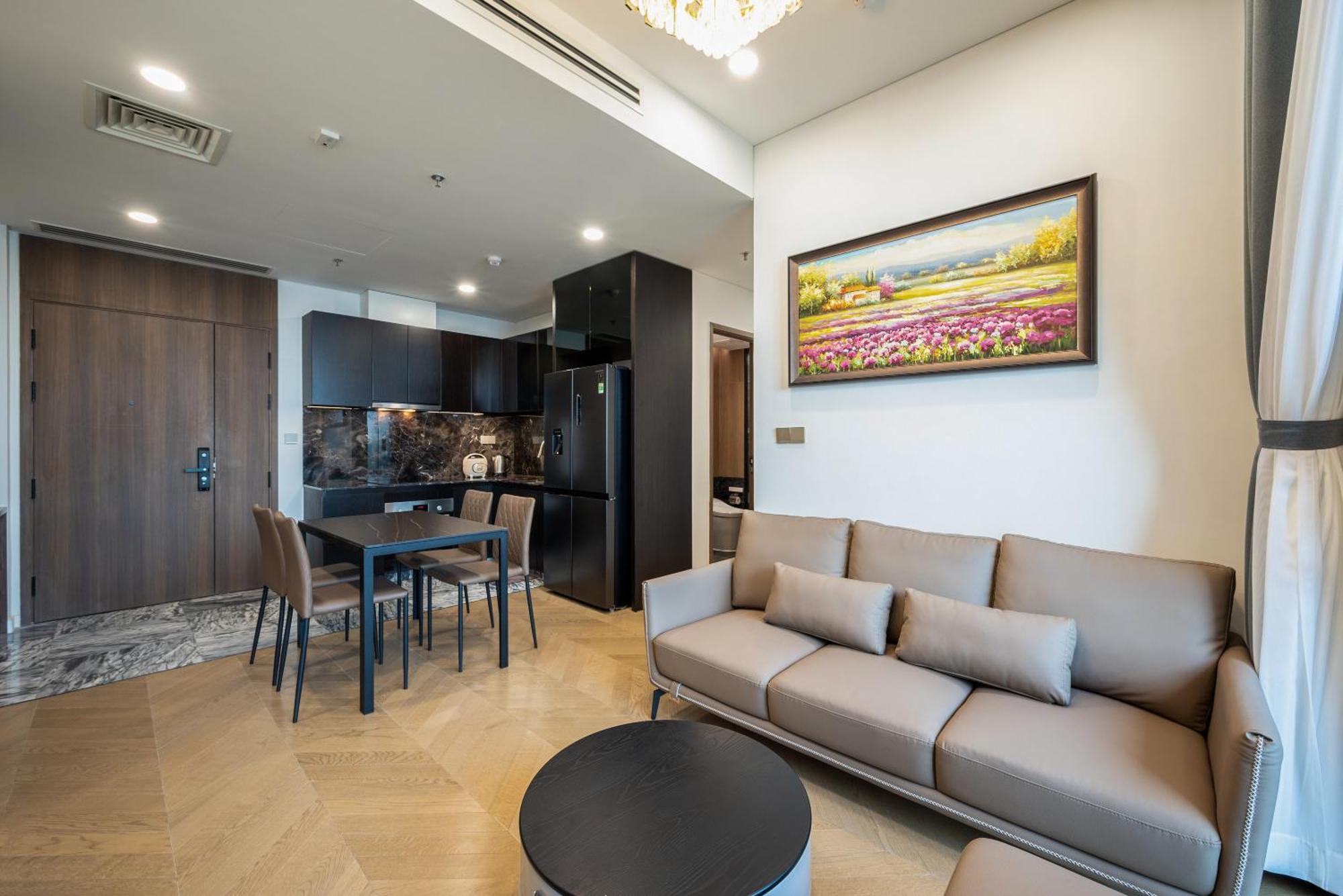 The Lumiere Riverside Luxury Apartment *