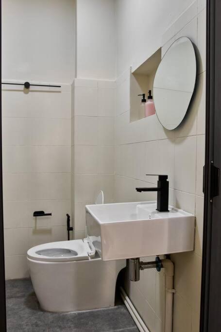 Cozy In Heart Of District1 Apartment Ho Chi Minh City