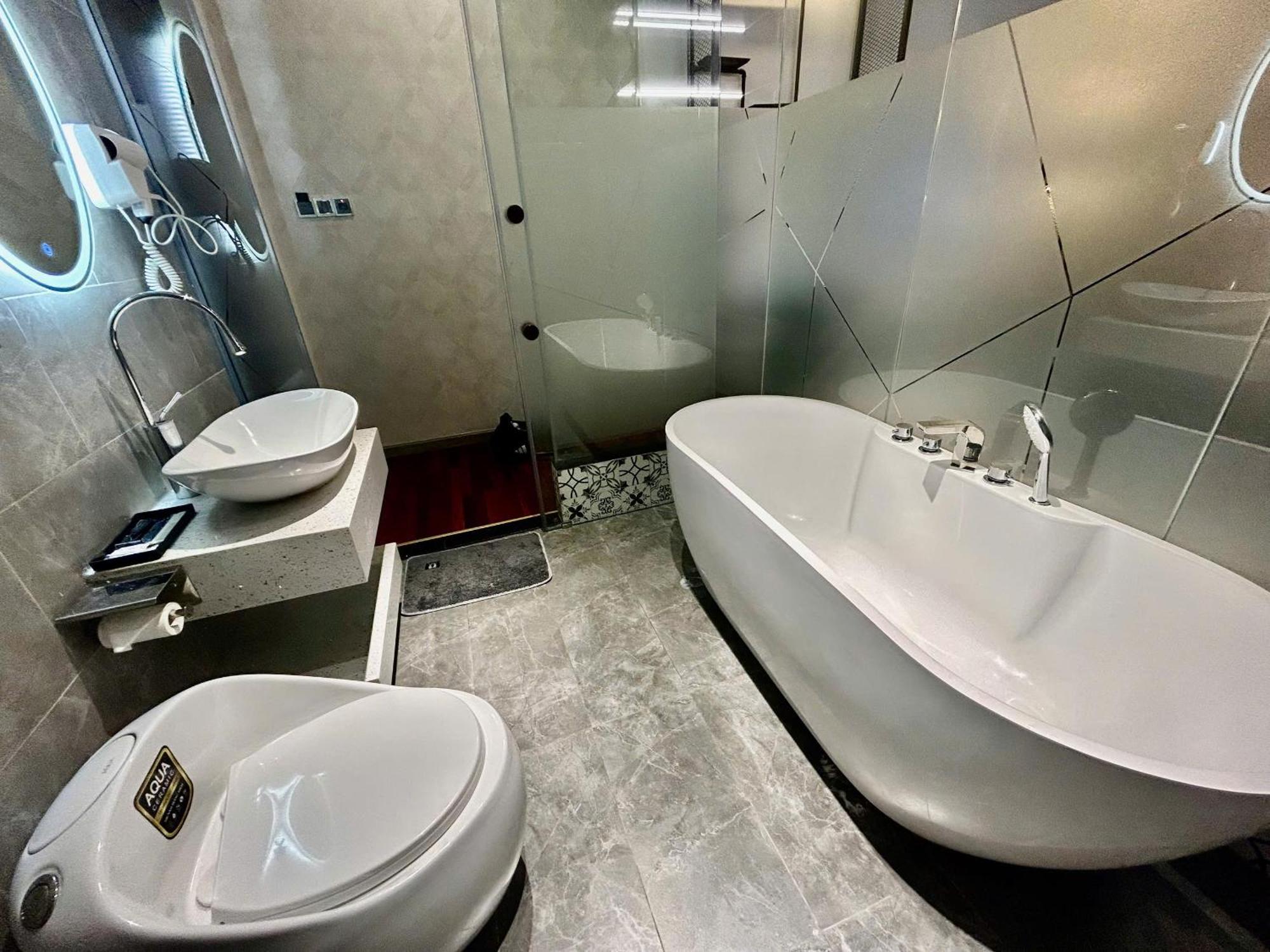 Tago Boutique - Free Airport Pick Up Hotel