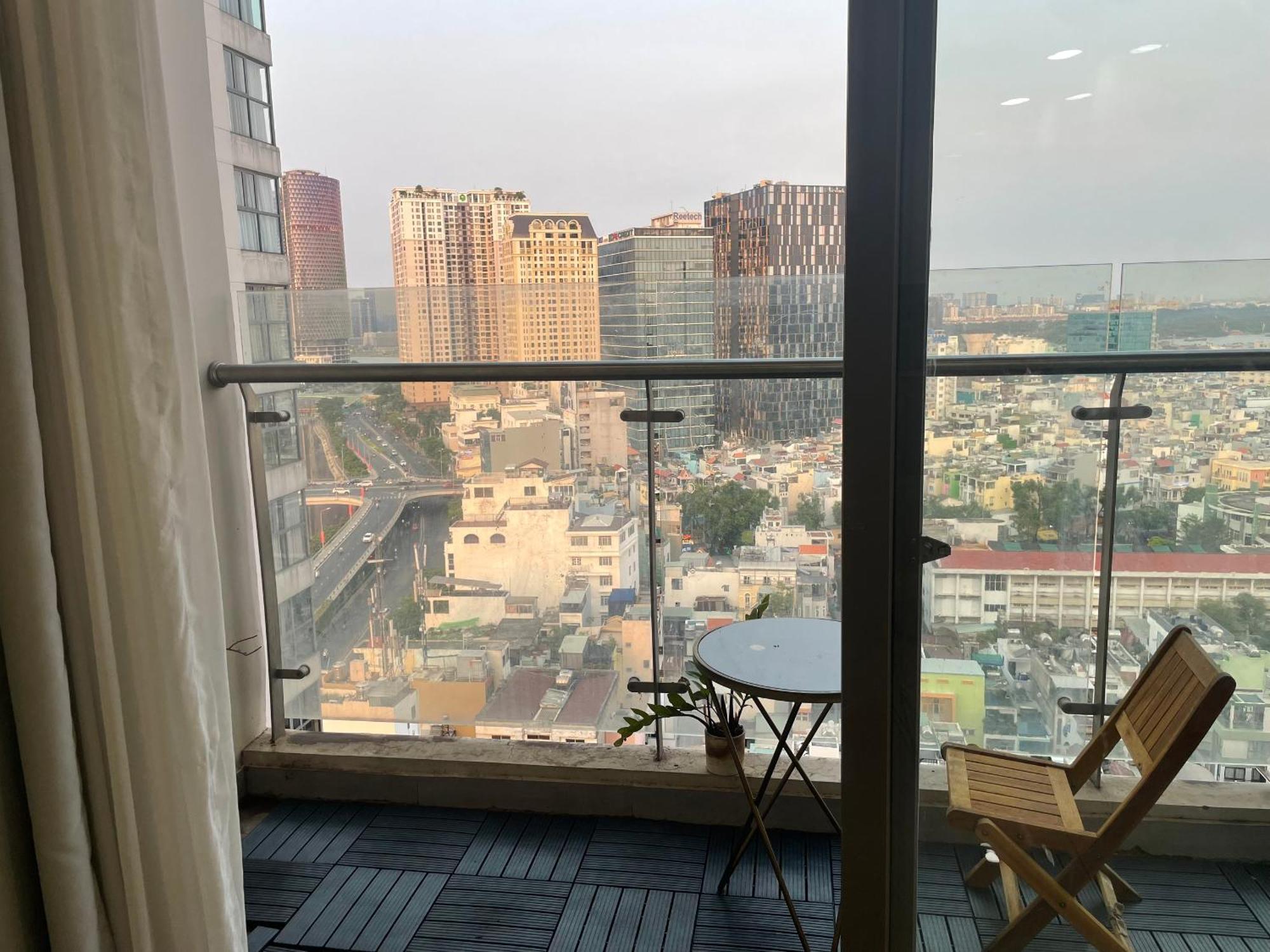 Luxurious 2-bedroom District 4 Apartment *