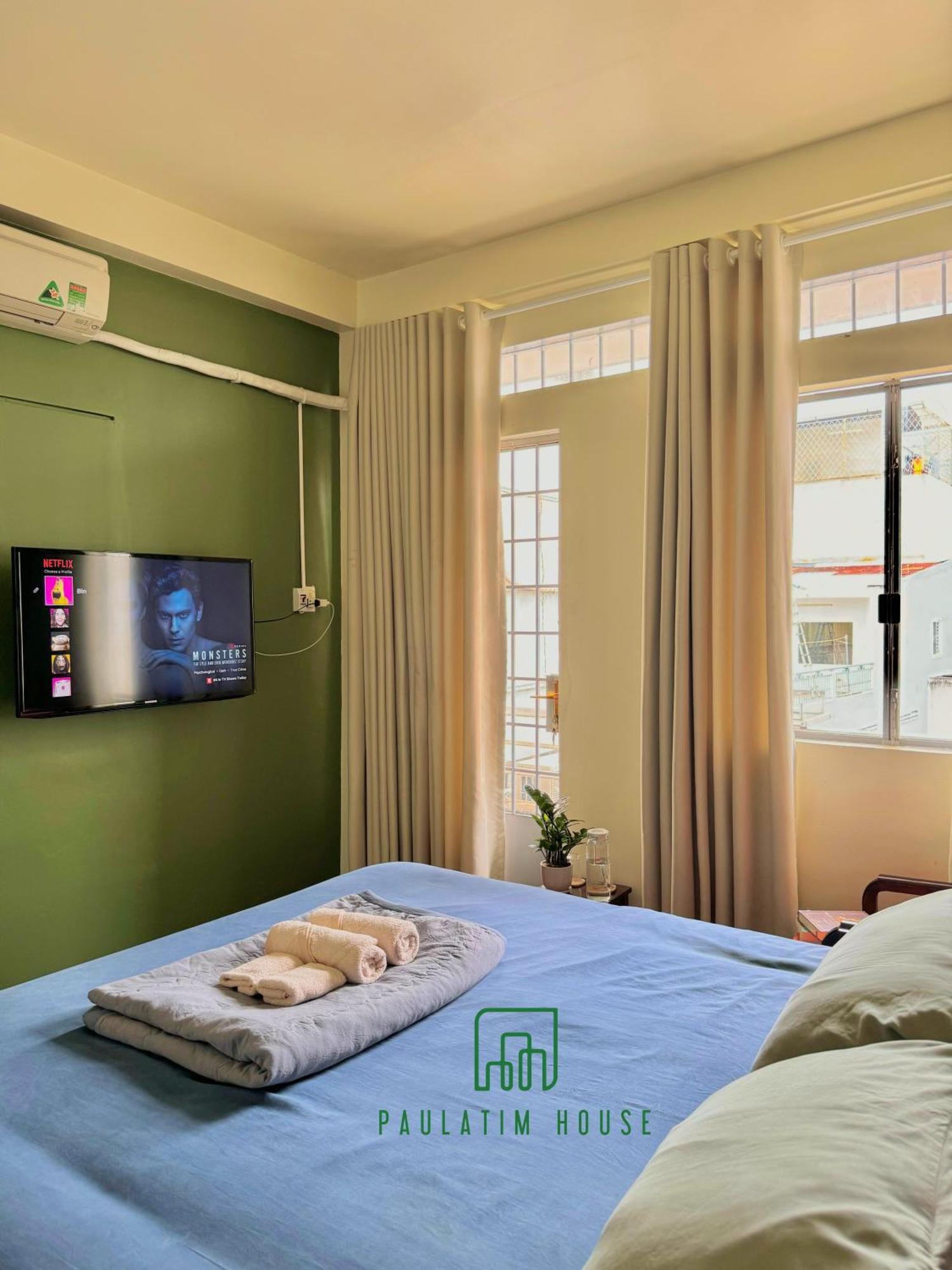 Paulatim House Saigon Guest house *