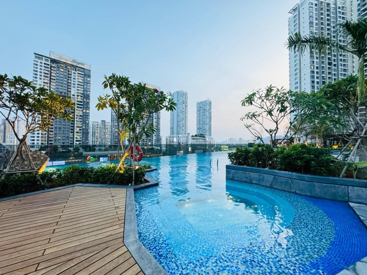 The Lumiere Riverside Luxury Apartment *