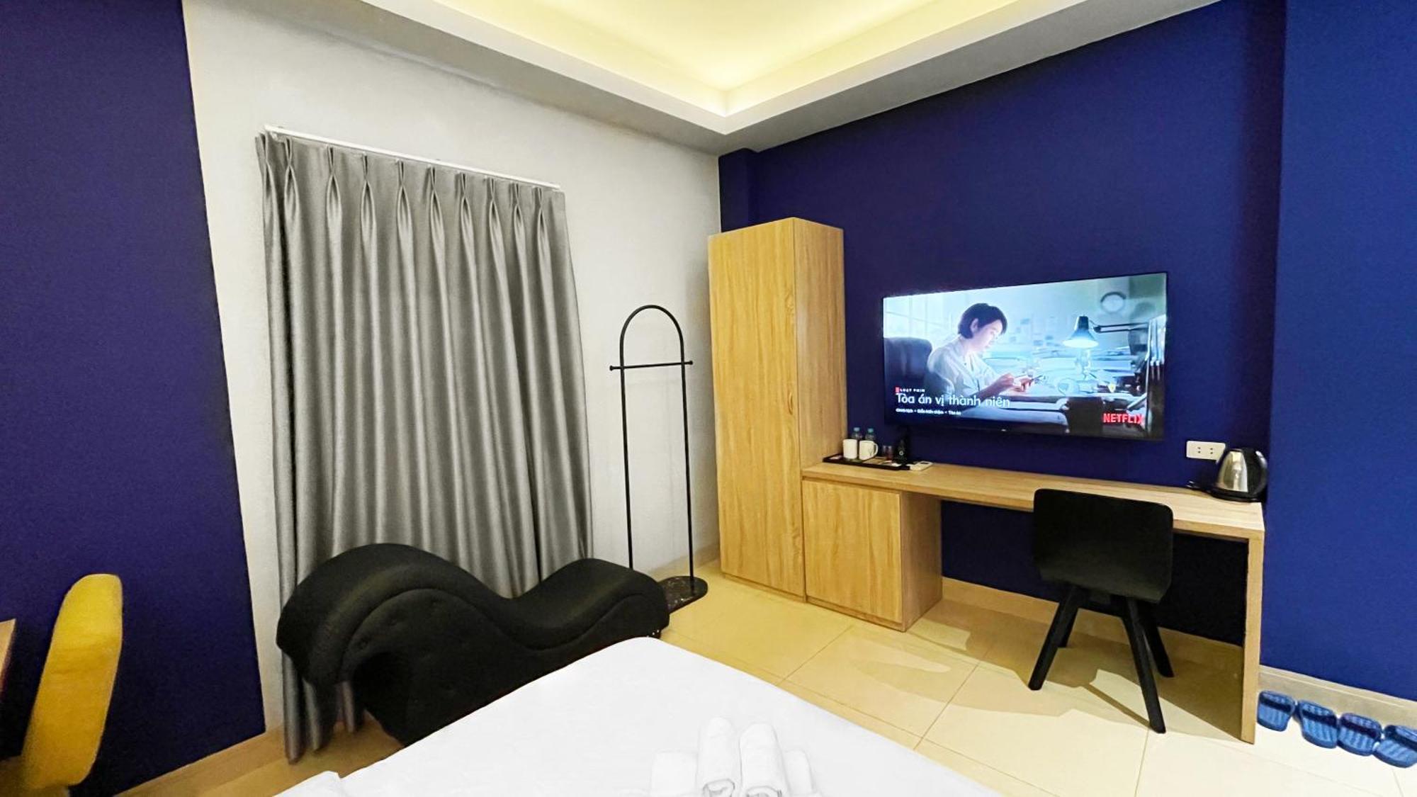 A In Atistar Hotel