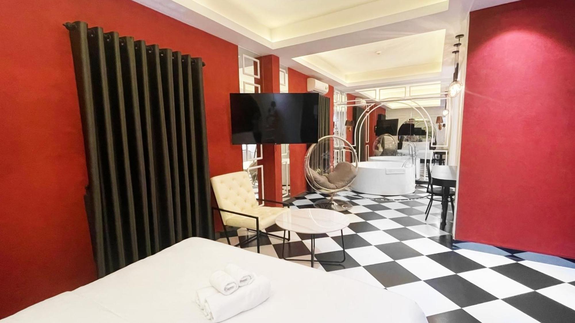 A In Atistar Hotel