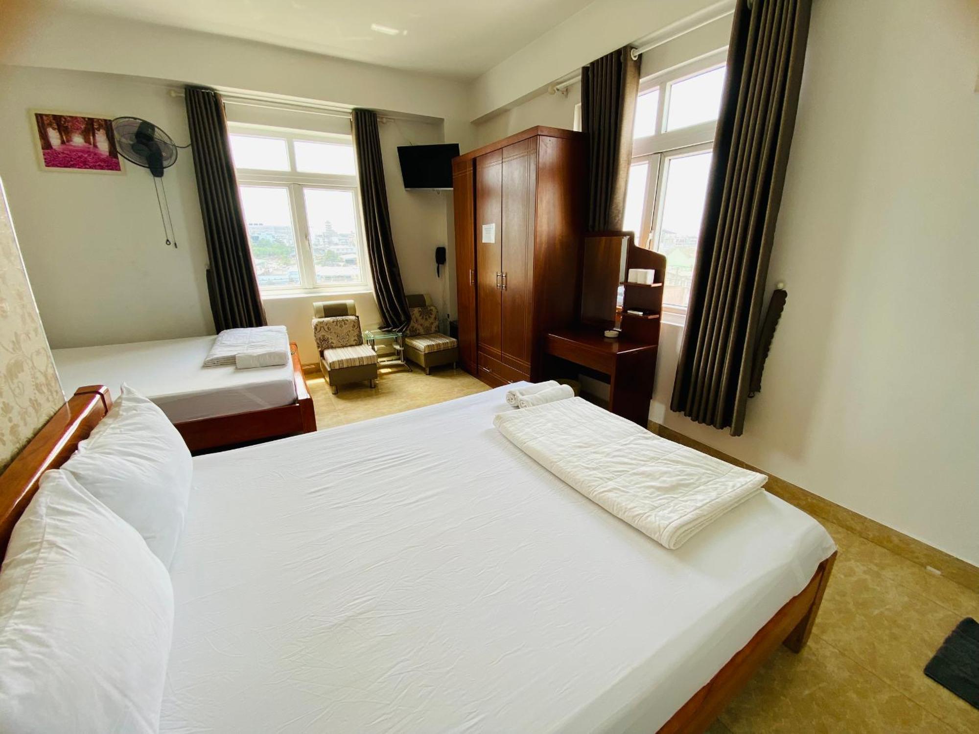 Nhat Hoang Hotel