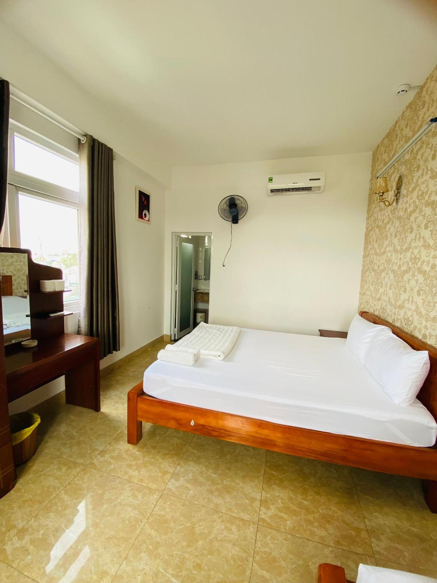 Nhat Hoang Hotel