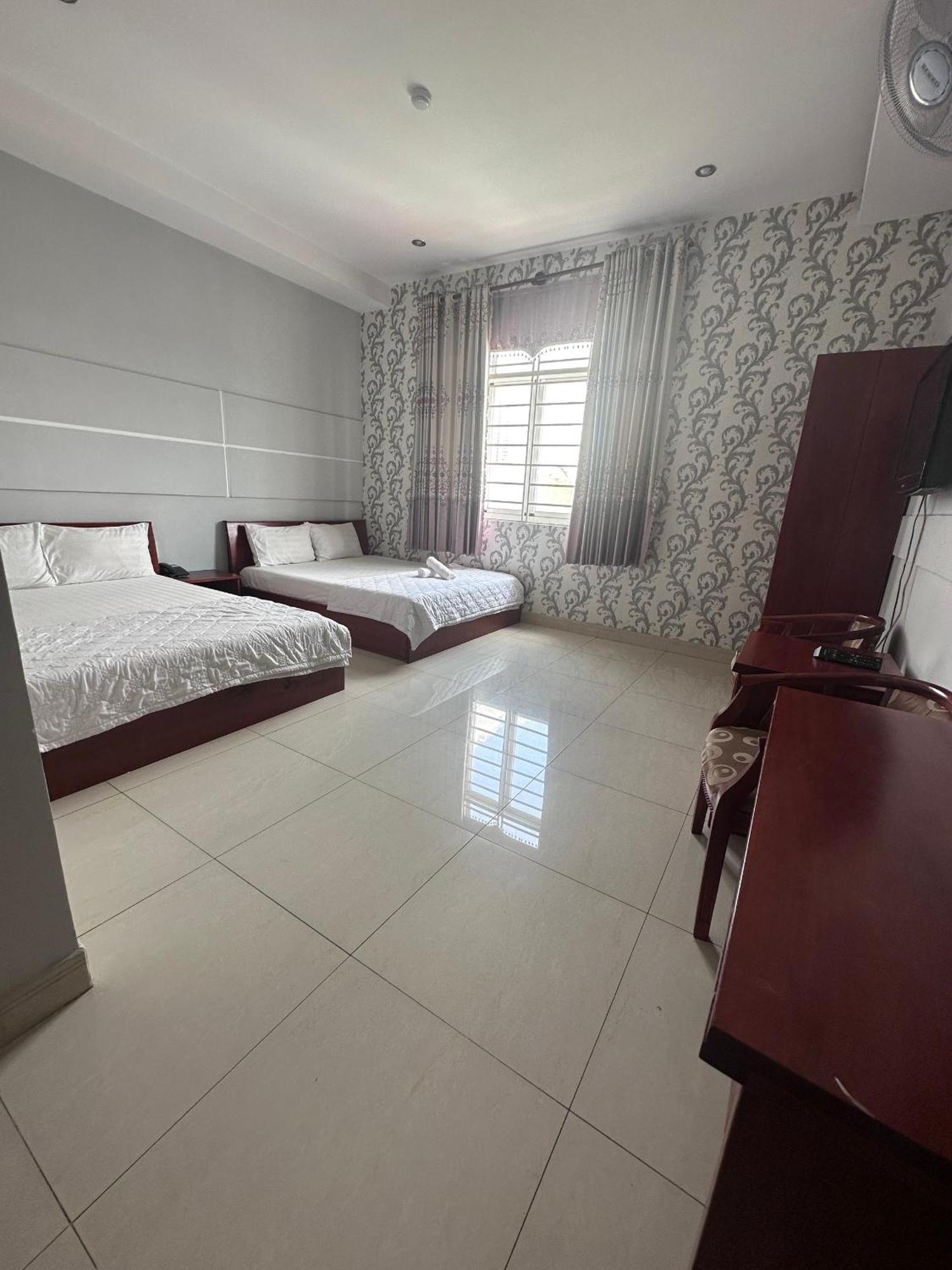 Love hotel Khach San Sammi *
