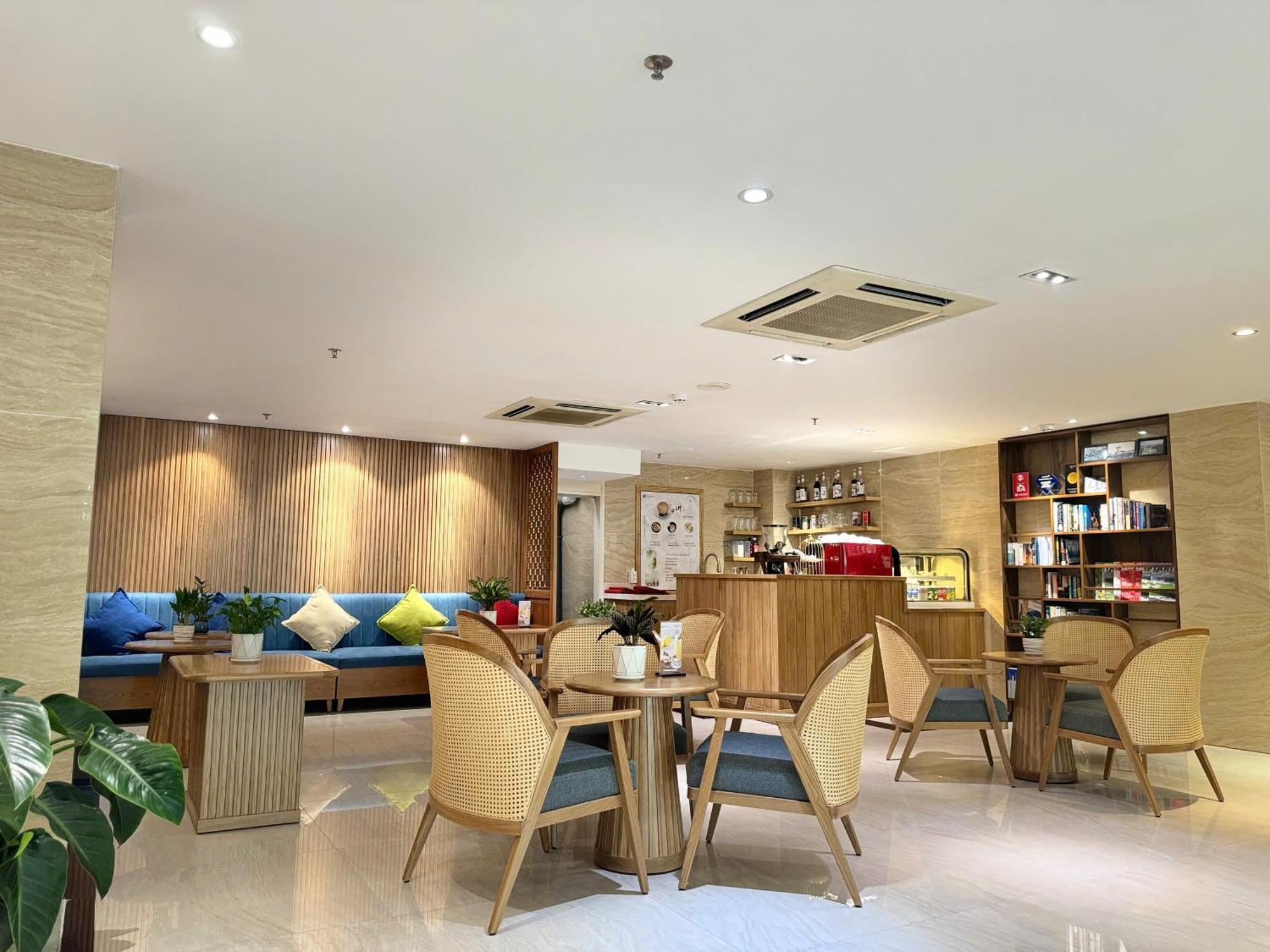 Ramada Encore By Wyndham Saigon D1 - Formerly M Boutique Saigon Hotel 4*