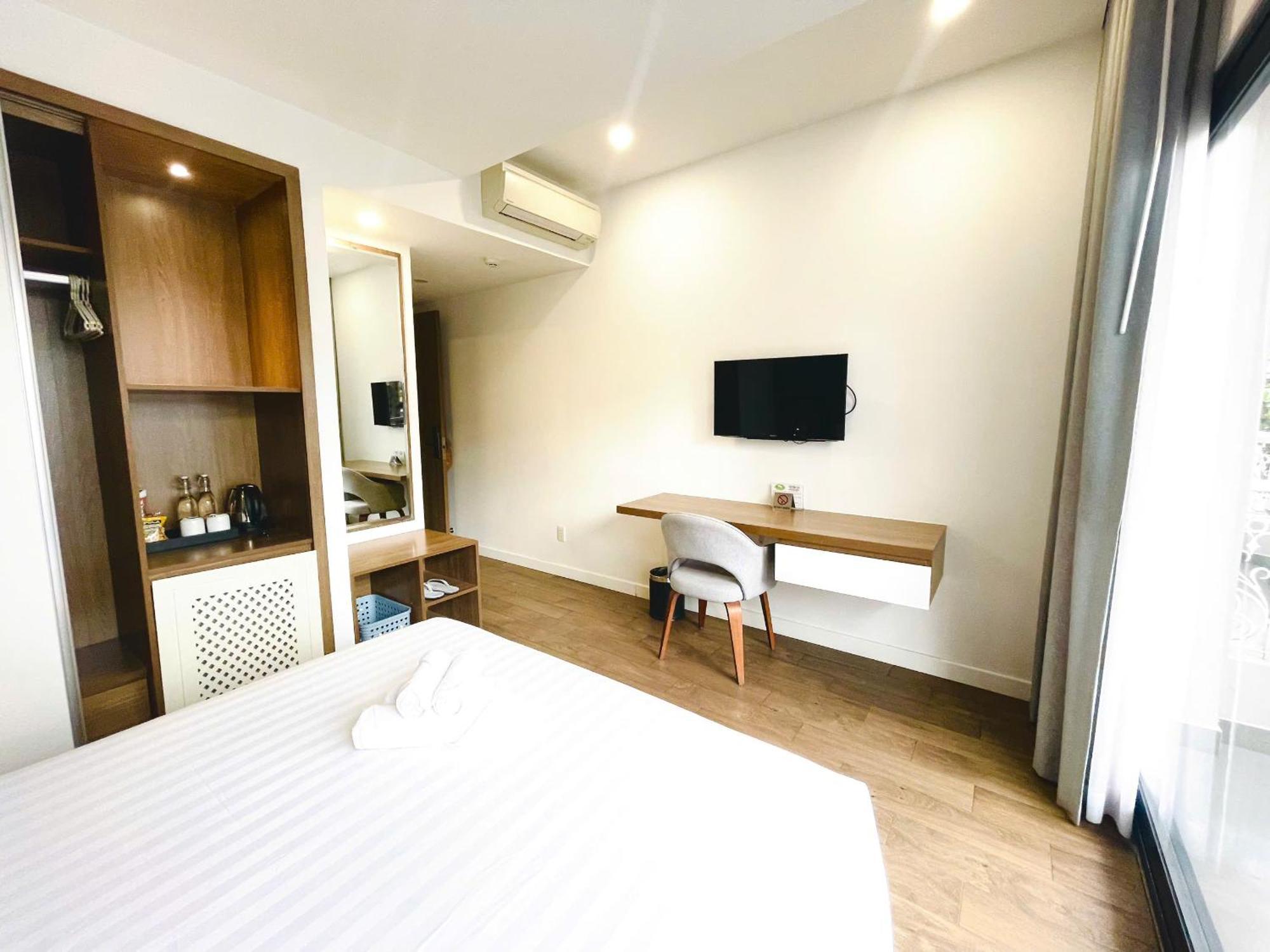 Royal Dragon Boutique Tan Binh