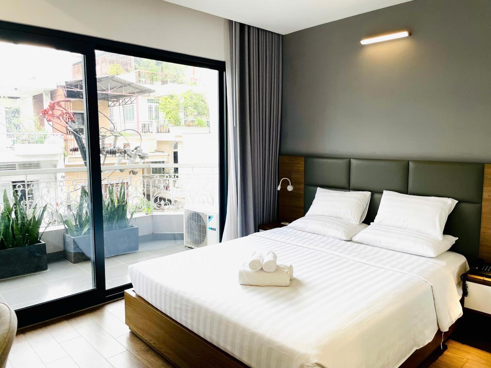 Royal Dragon Boutique Tan Binh Hotel