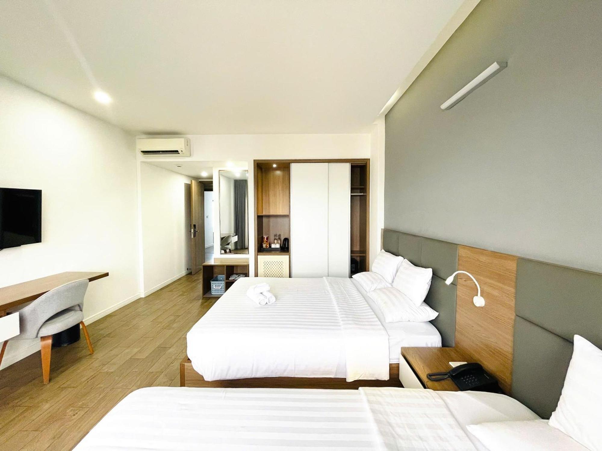 Royal Dragon Boutique Tan Binh 3*