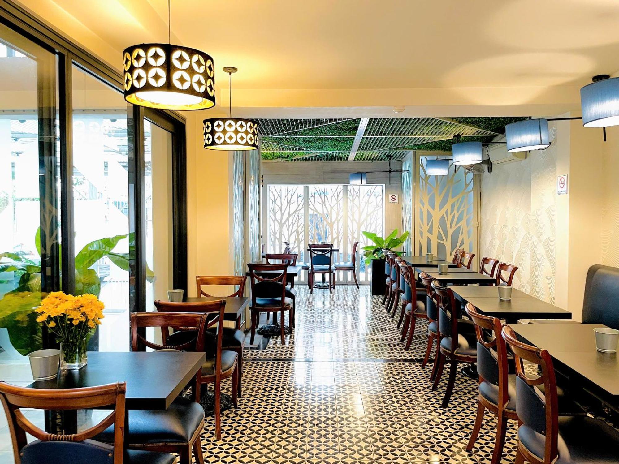 Royal Dragon Boutique Tan Binh Hotel