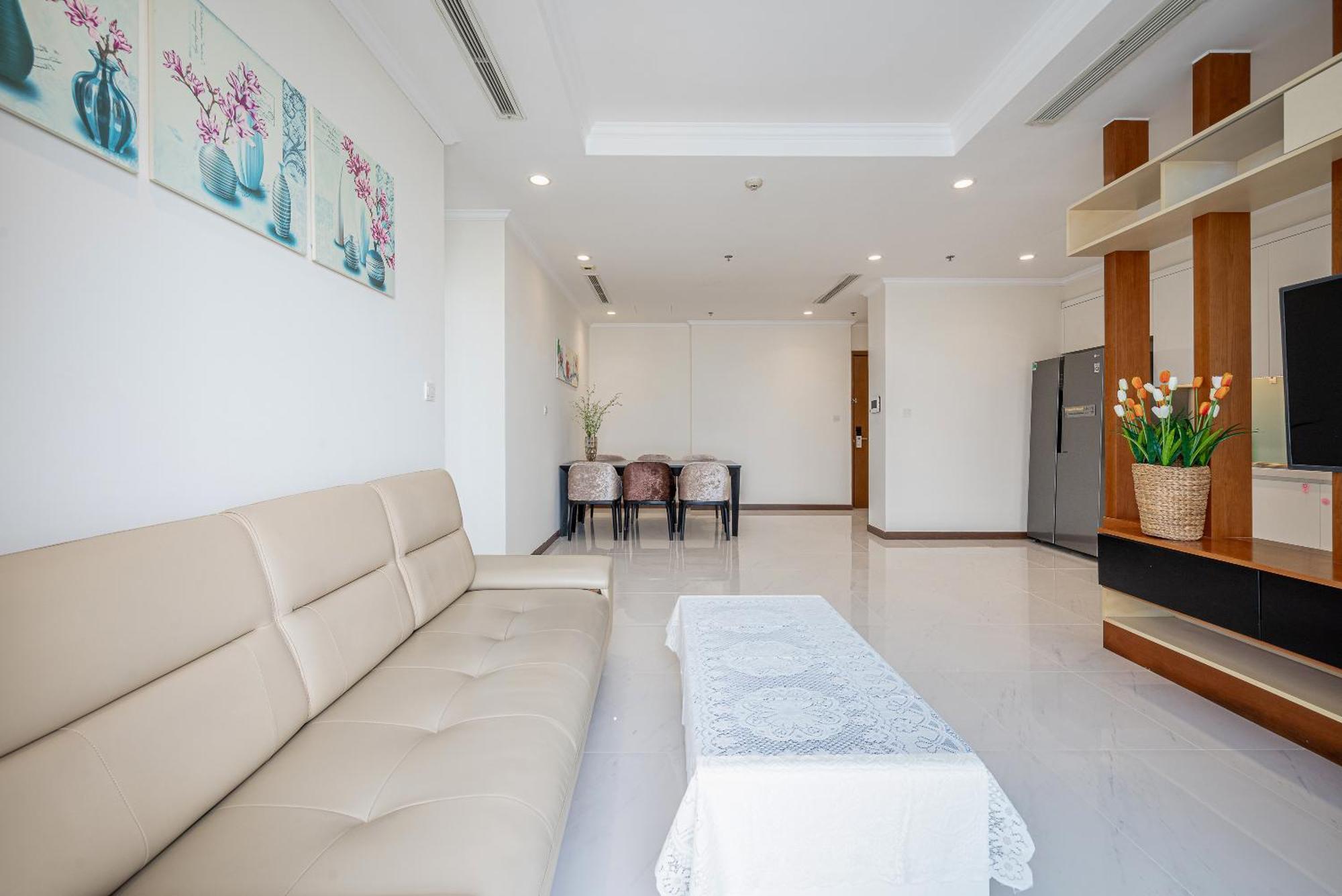 Vinhomes Park Apartment- Landmark Luxury Apartment *