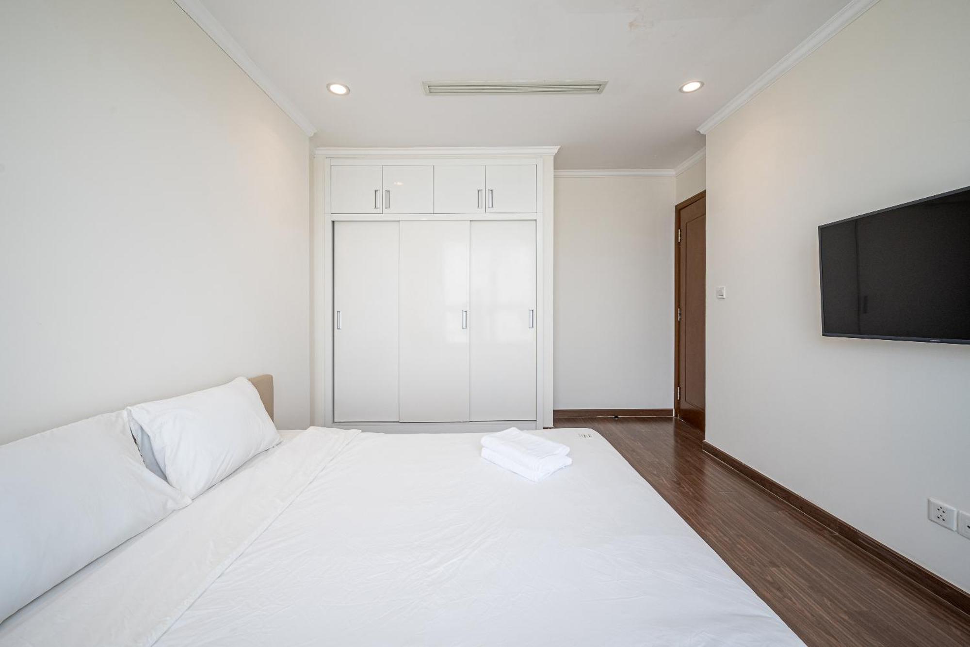 Vinhomes Park Apartment- Landmark Luxury Apartment