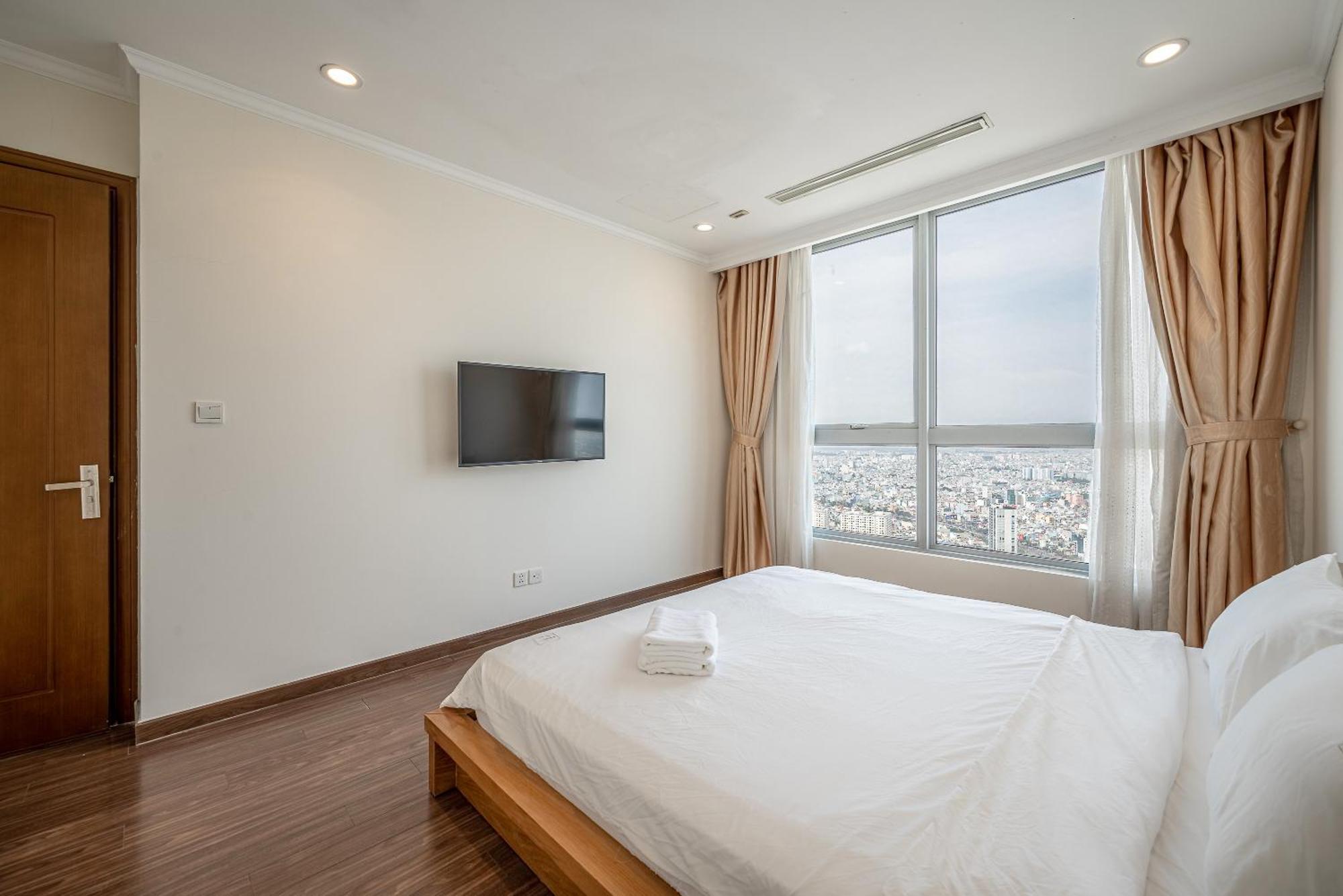 Vinhomes Park Apartment- Landmark Luxury * Ho Chi Minh City