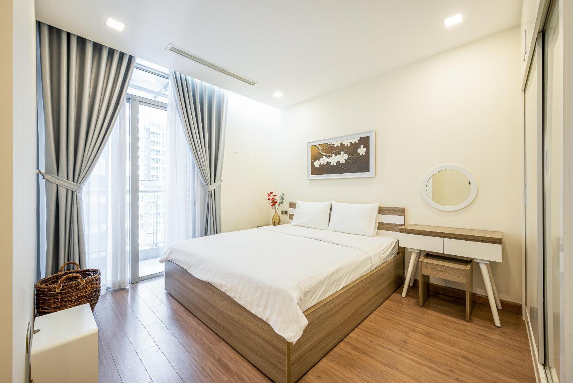 Apartment Vinhomes Park Apartment- Landmark Luxury *