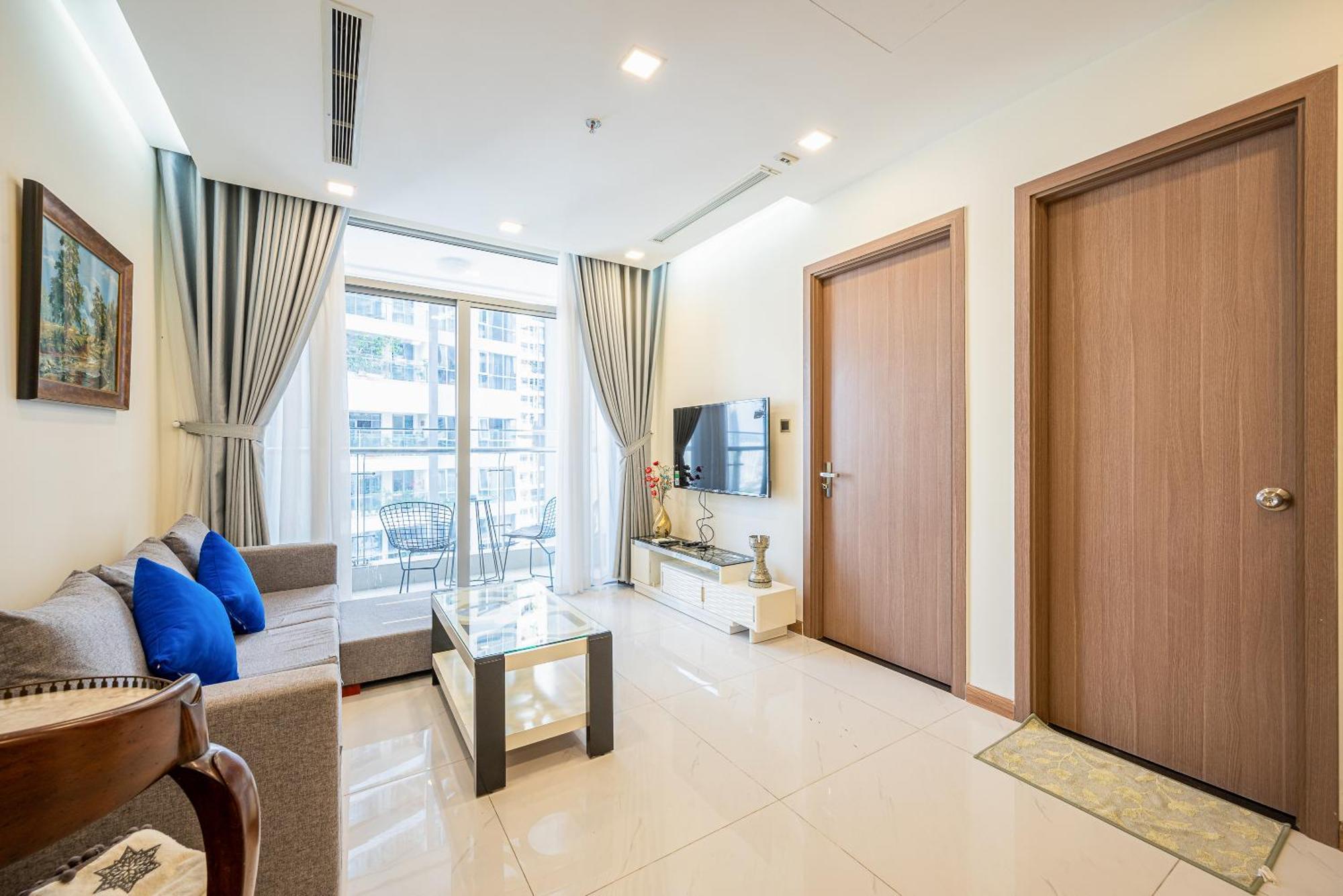 Vinhomes Park Apartment- Landmark Luxury Apartment *