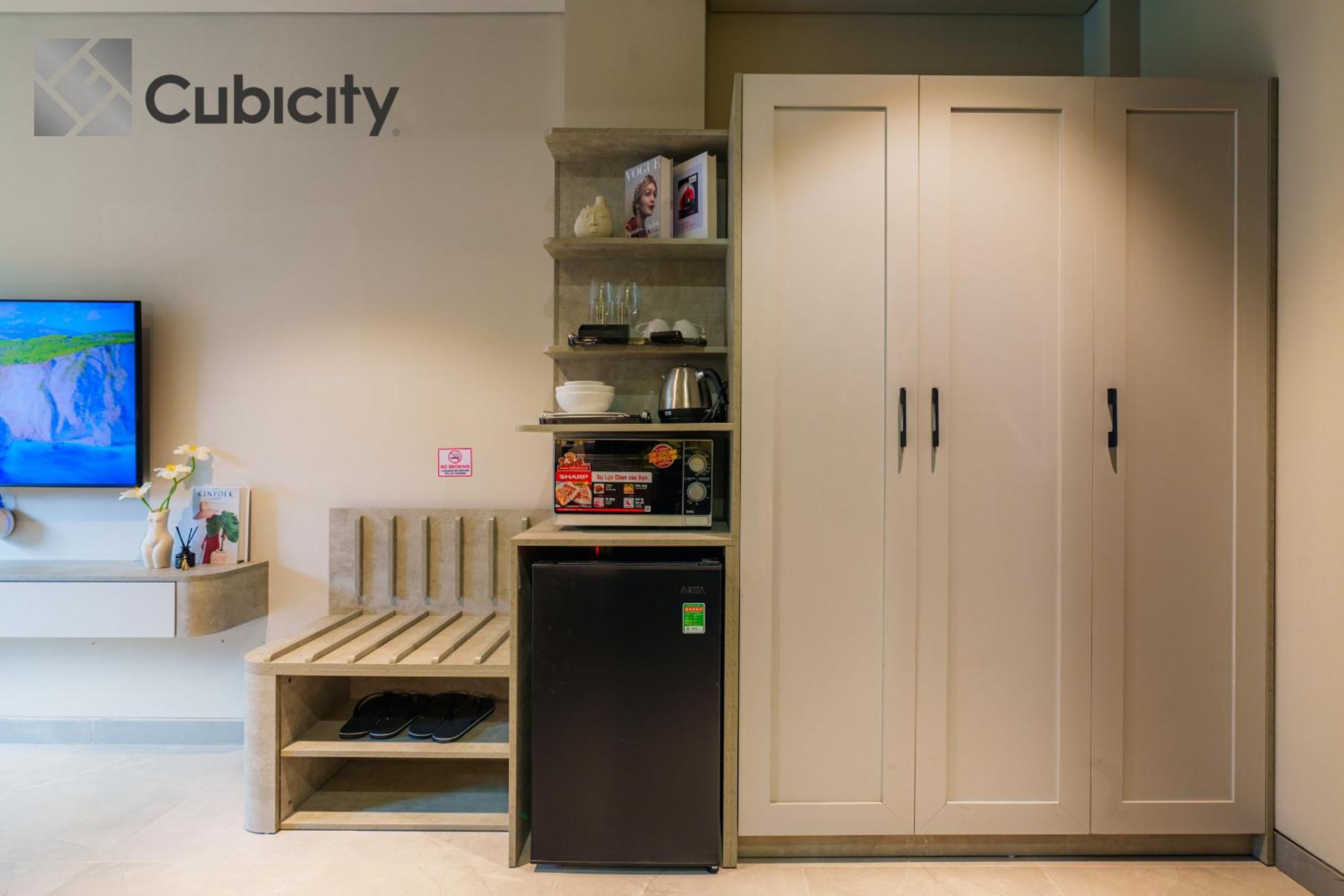 Cubicity Street House 3*