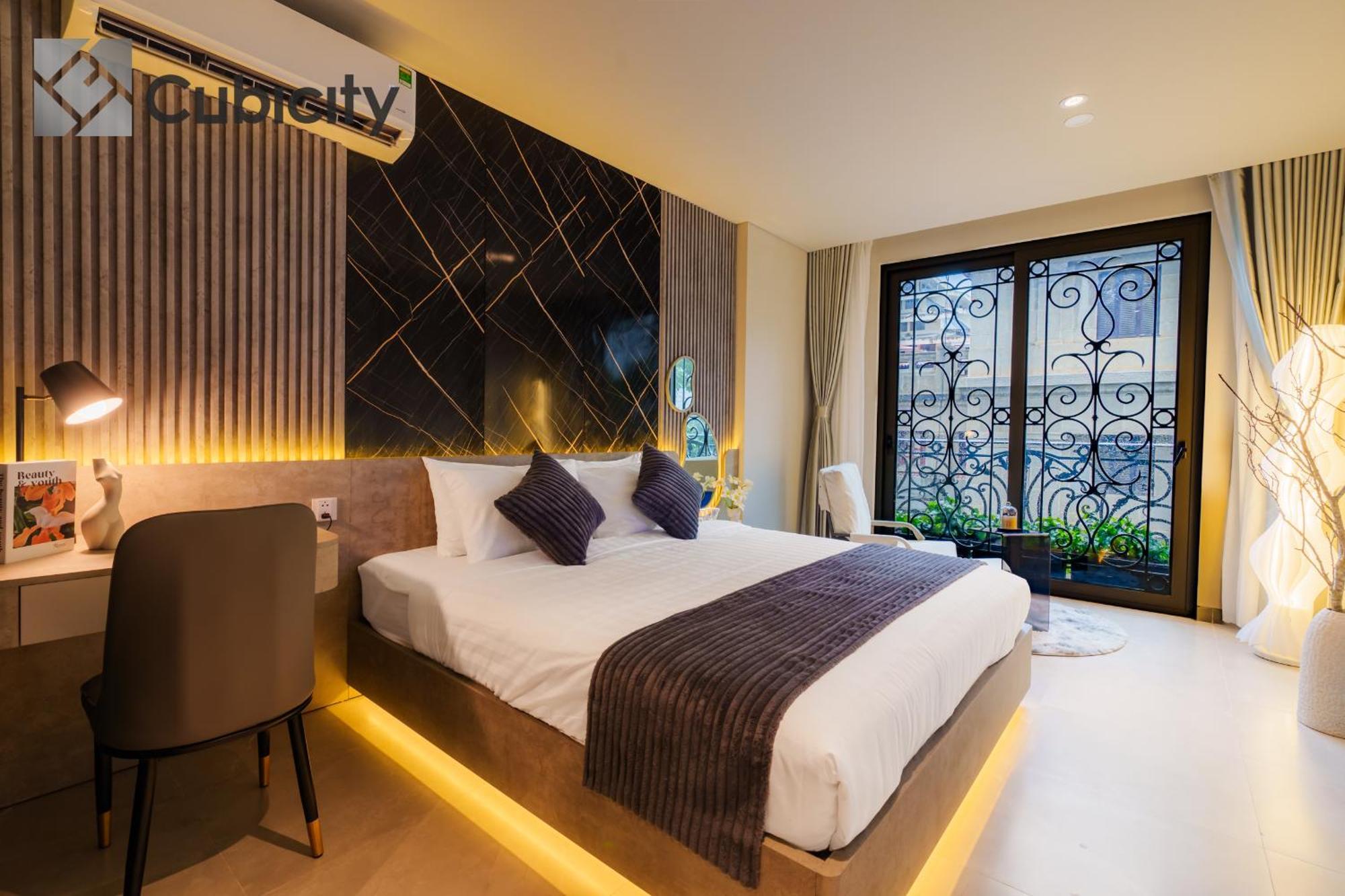 Cubicity Street House 3*