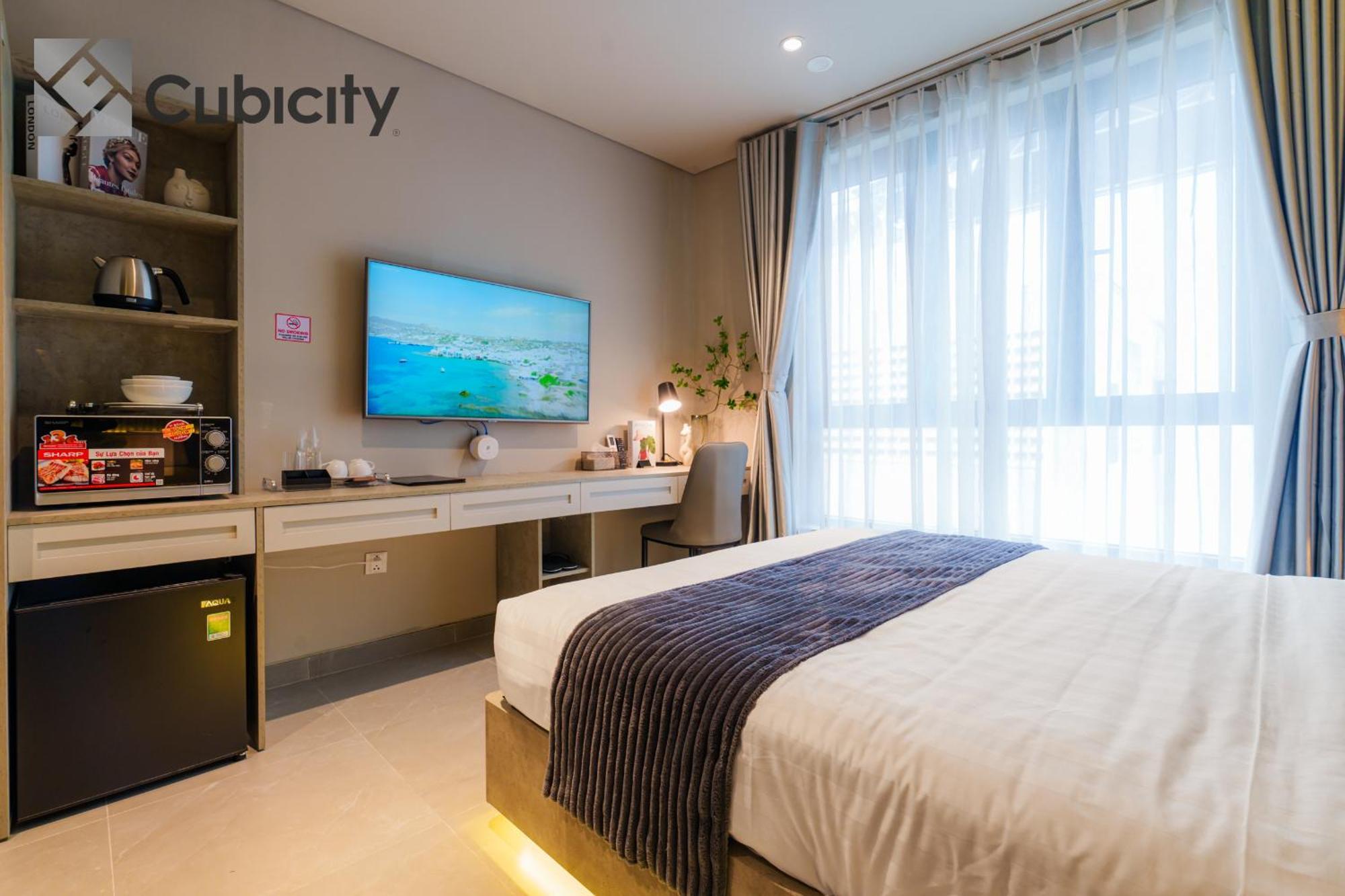 Cubicity Street House 3*