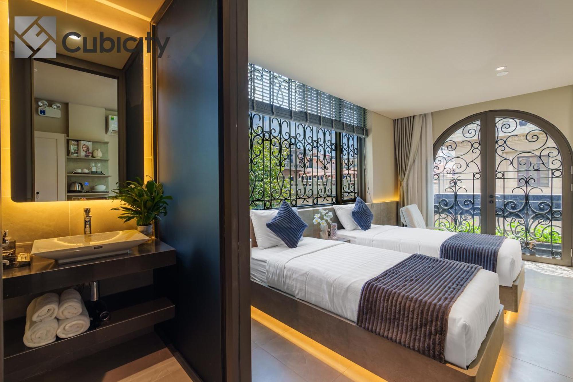 Cubicity Street House 3*