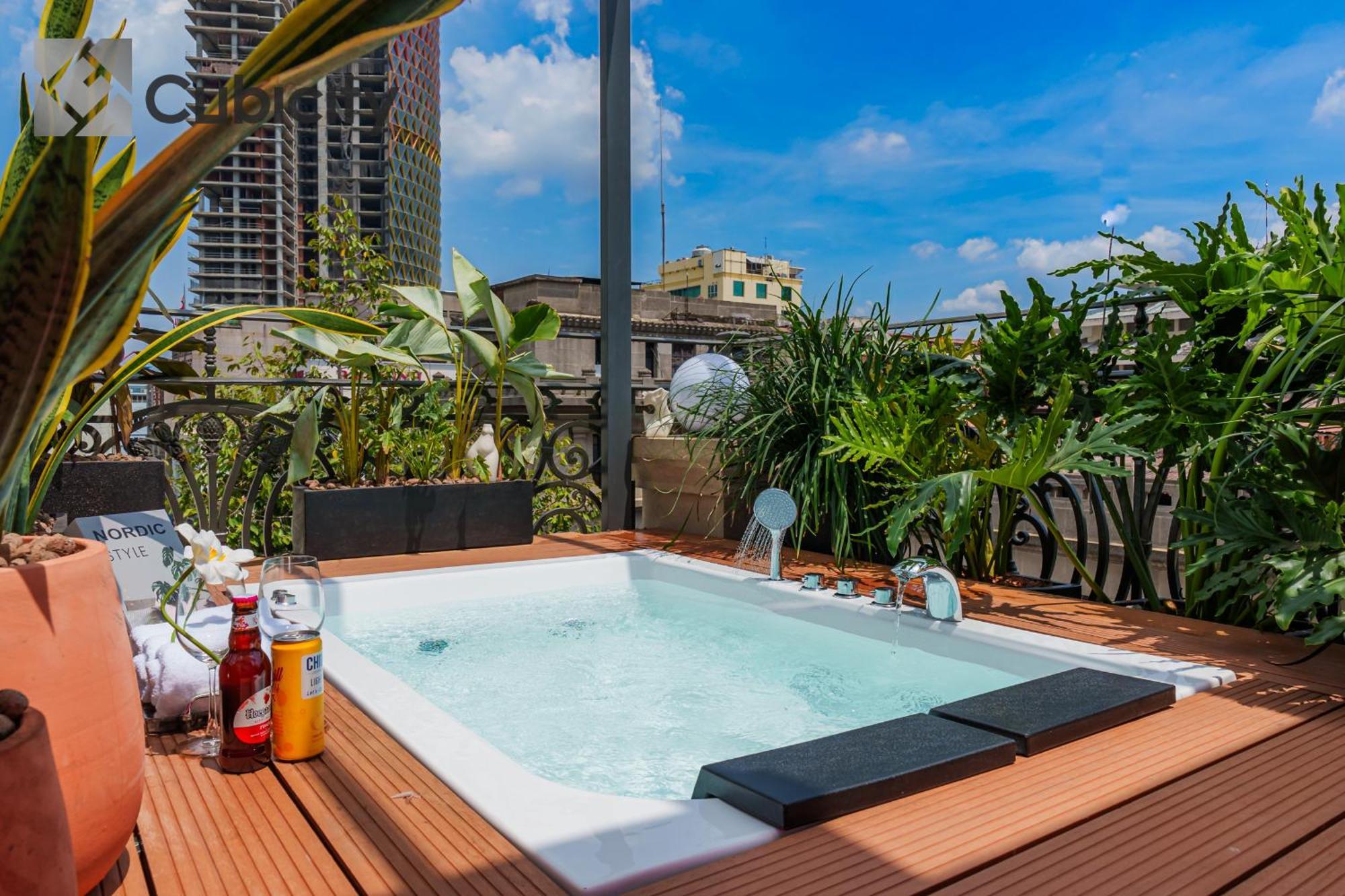 Cubicity Street House 3*