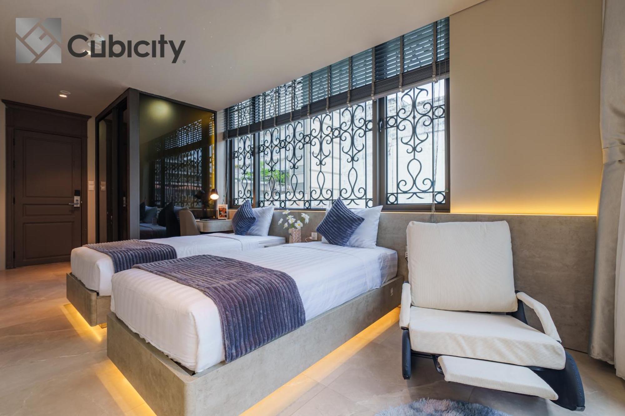 Cubicity Street House 3*