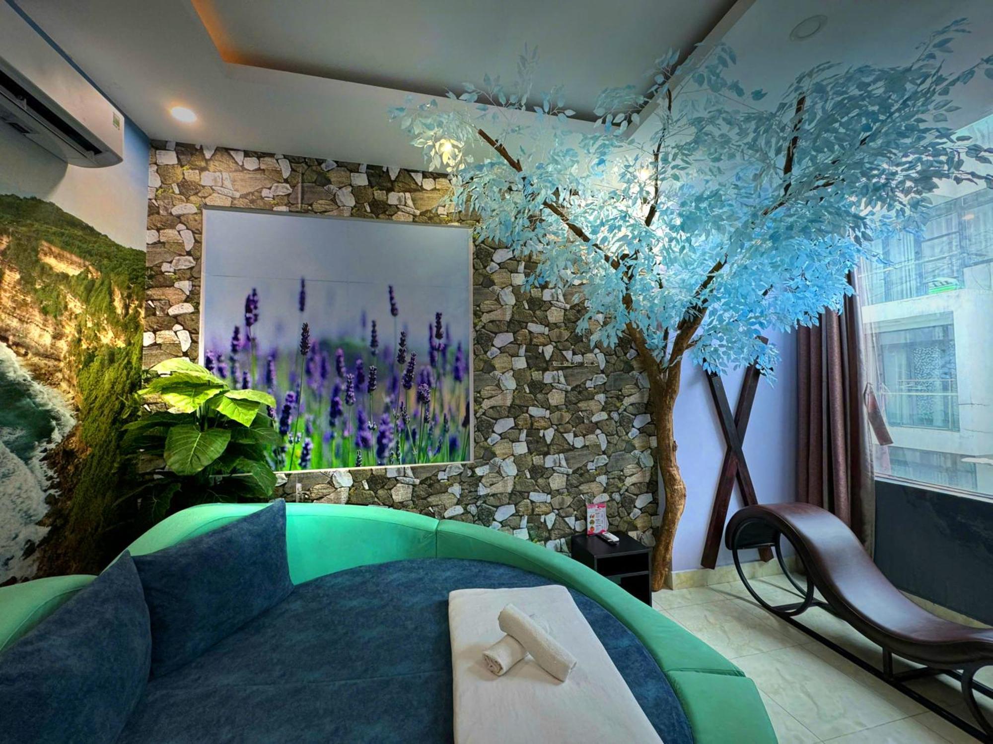 Love hotel Loove 3 *