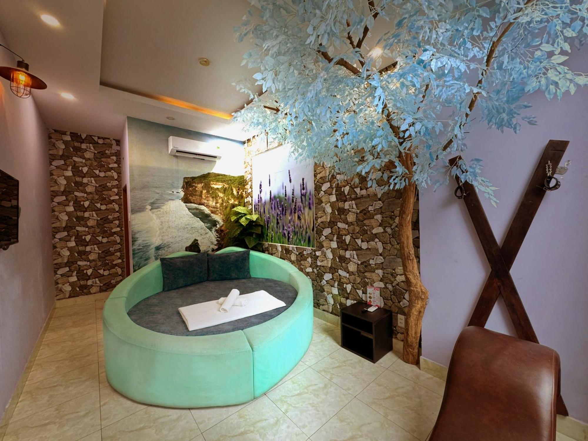 Love hotel Loove 3