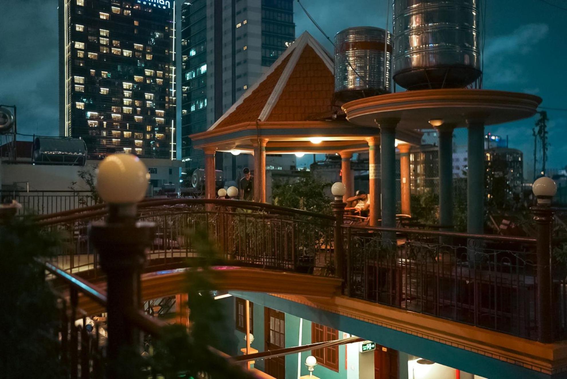 Saigon Rooftops Hostel *