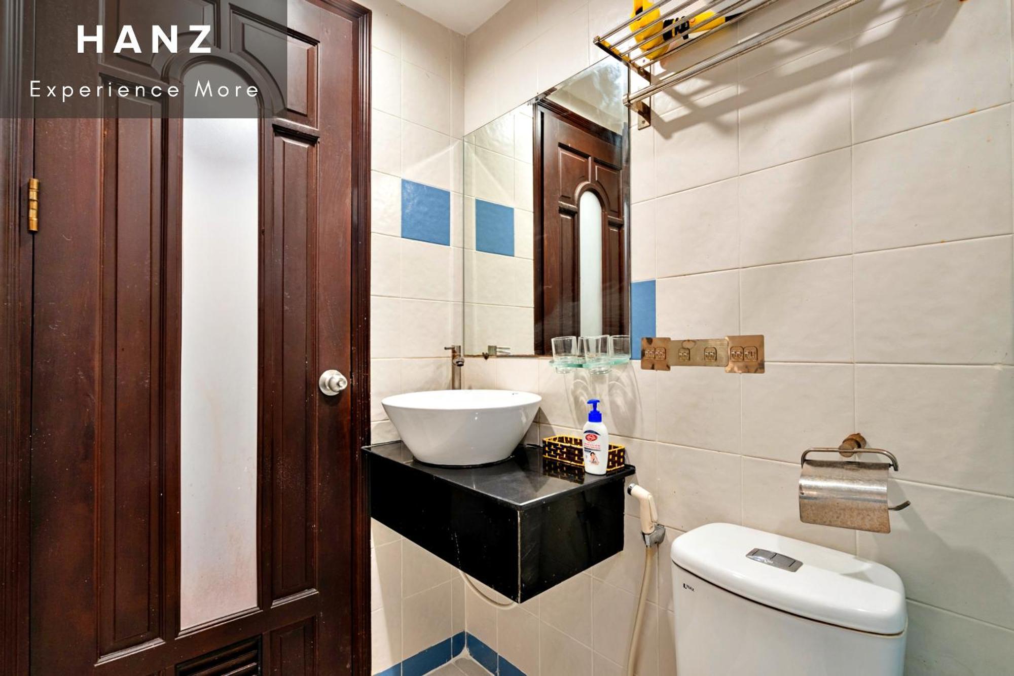 Khách sạn hẻo lánh Hanz 4029 Yaya Saigon
