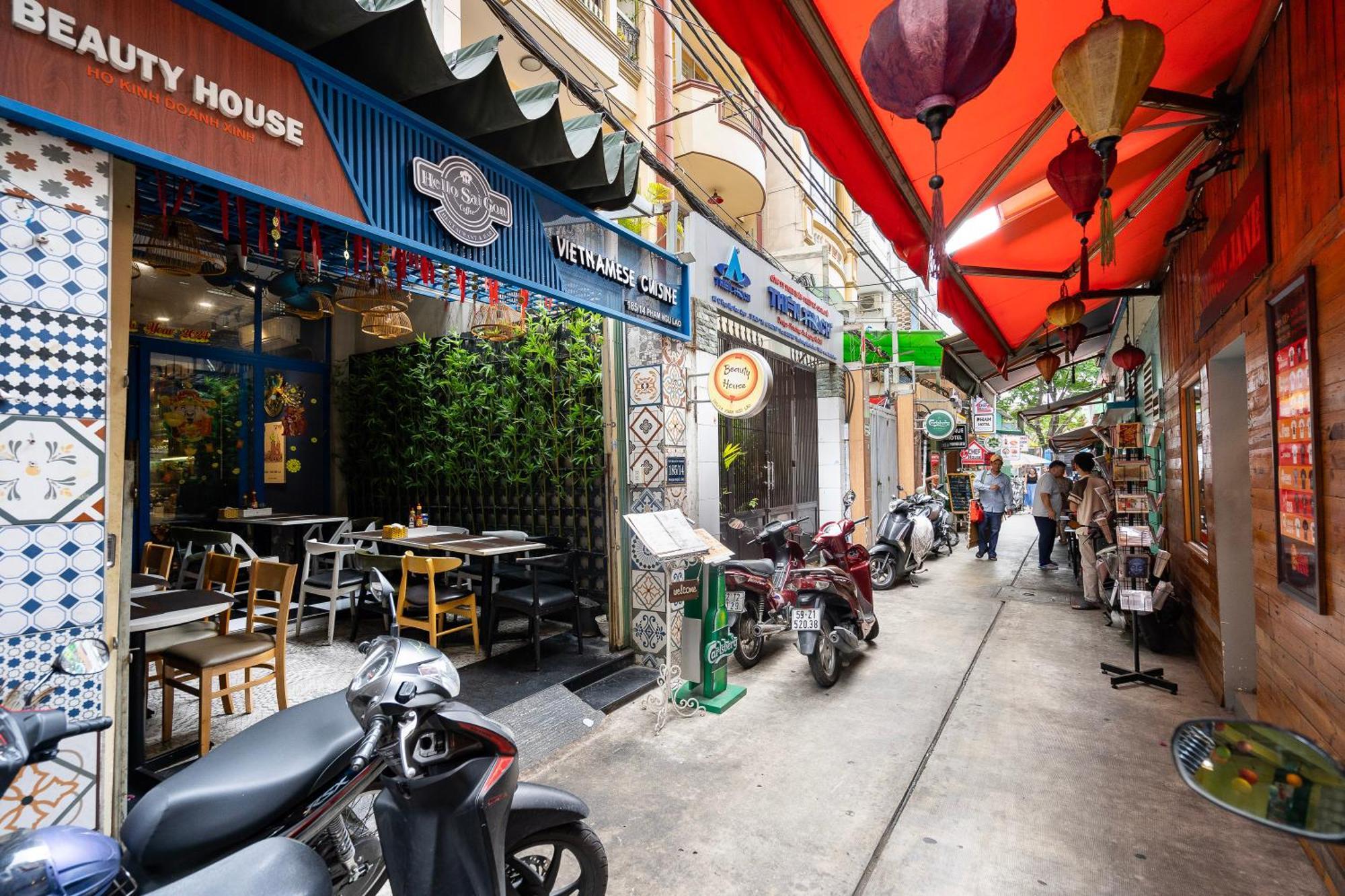 Phan 2* Ho Chi Minh City