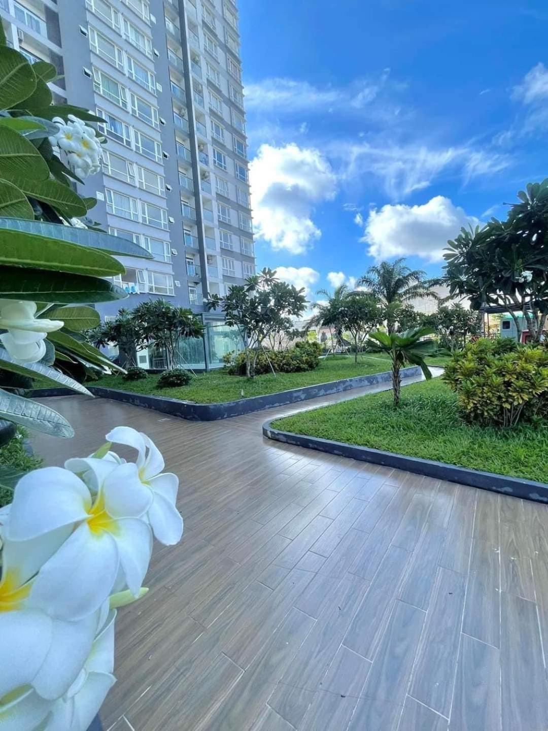The Western Capital 3 Bedrooms Apartment