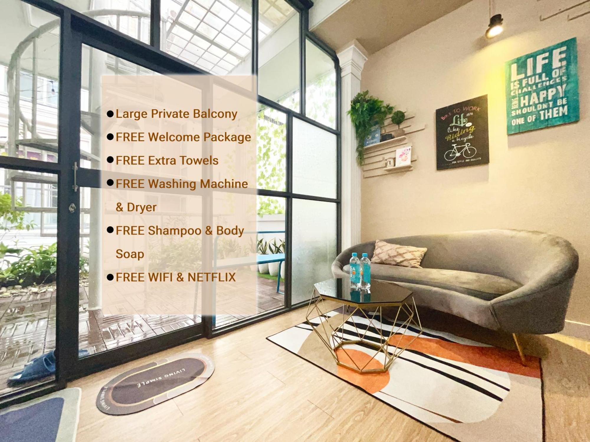 Apartment Cozy Studio With Large Balcony In Central Bui Vien District 1