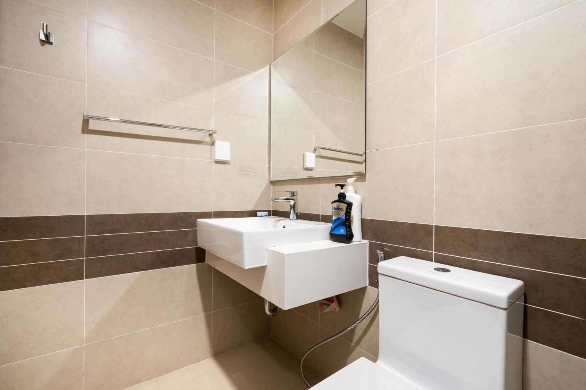 Apartment 2 Beds At Rivergate Residences