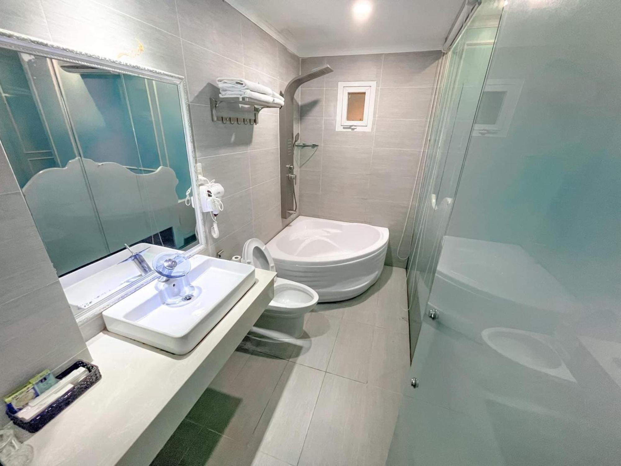 Hotel Khai Hung Binh Chanh 2*