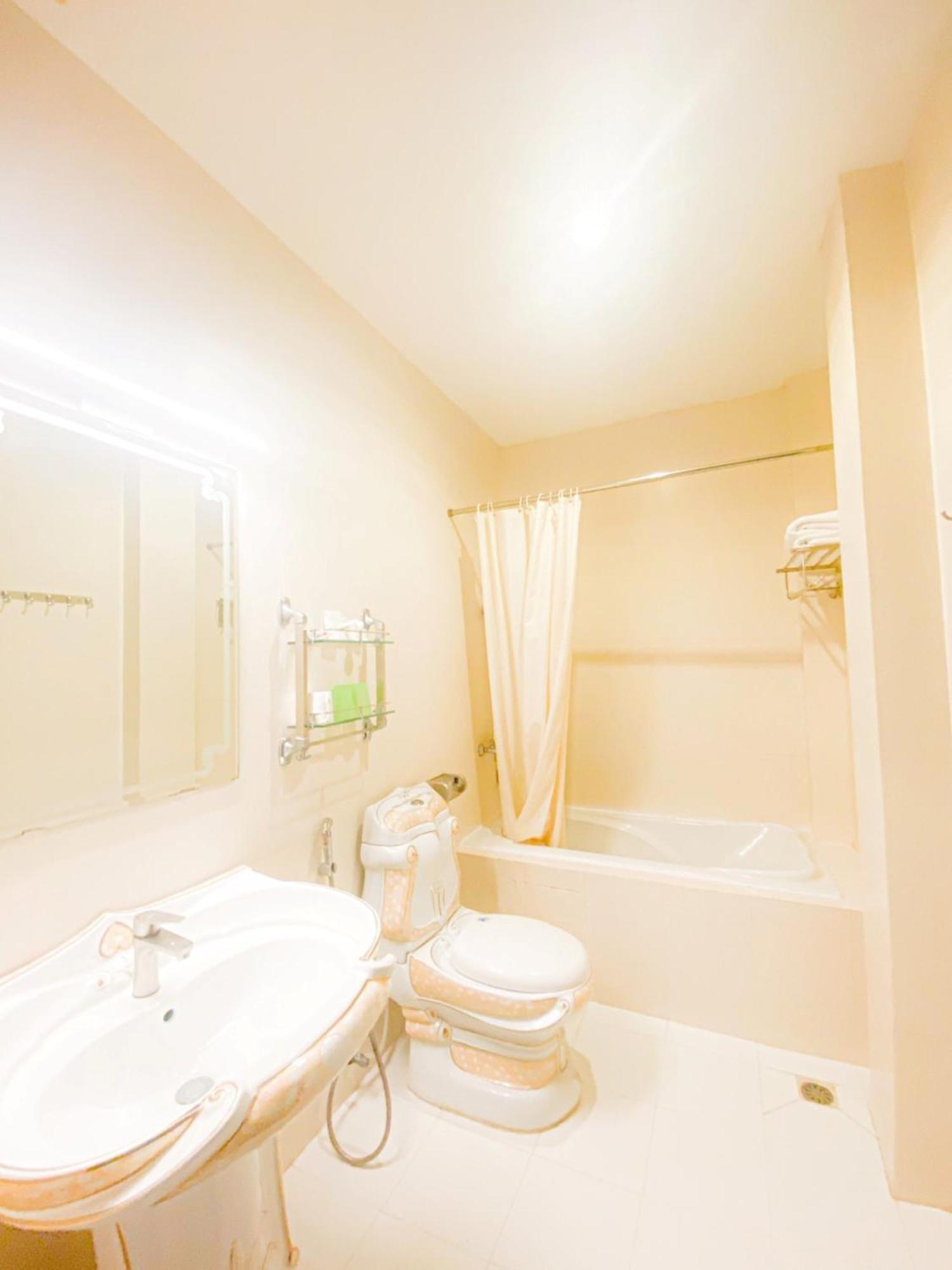 Hotel Hoang Le Ho Chi Minh City