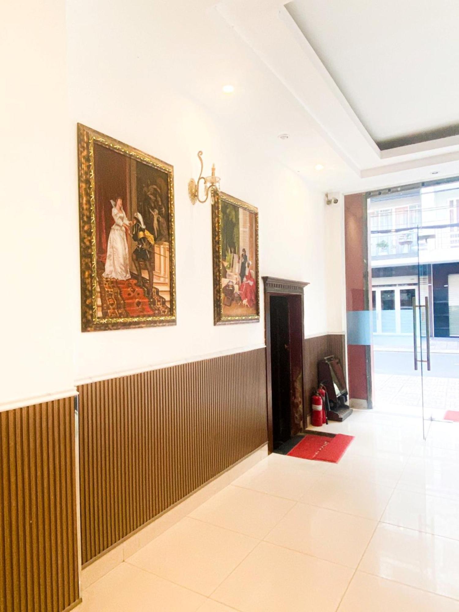 Hoang Le 2* Ho Chi Minh City