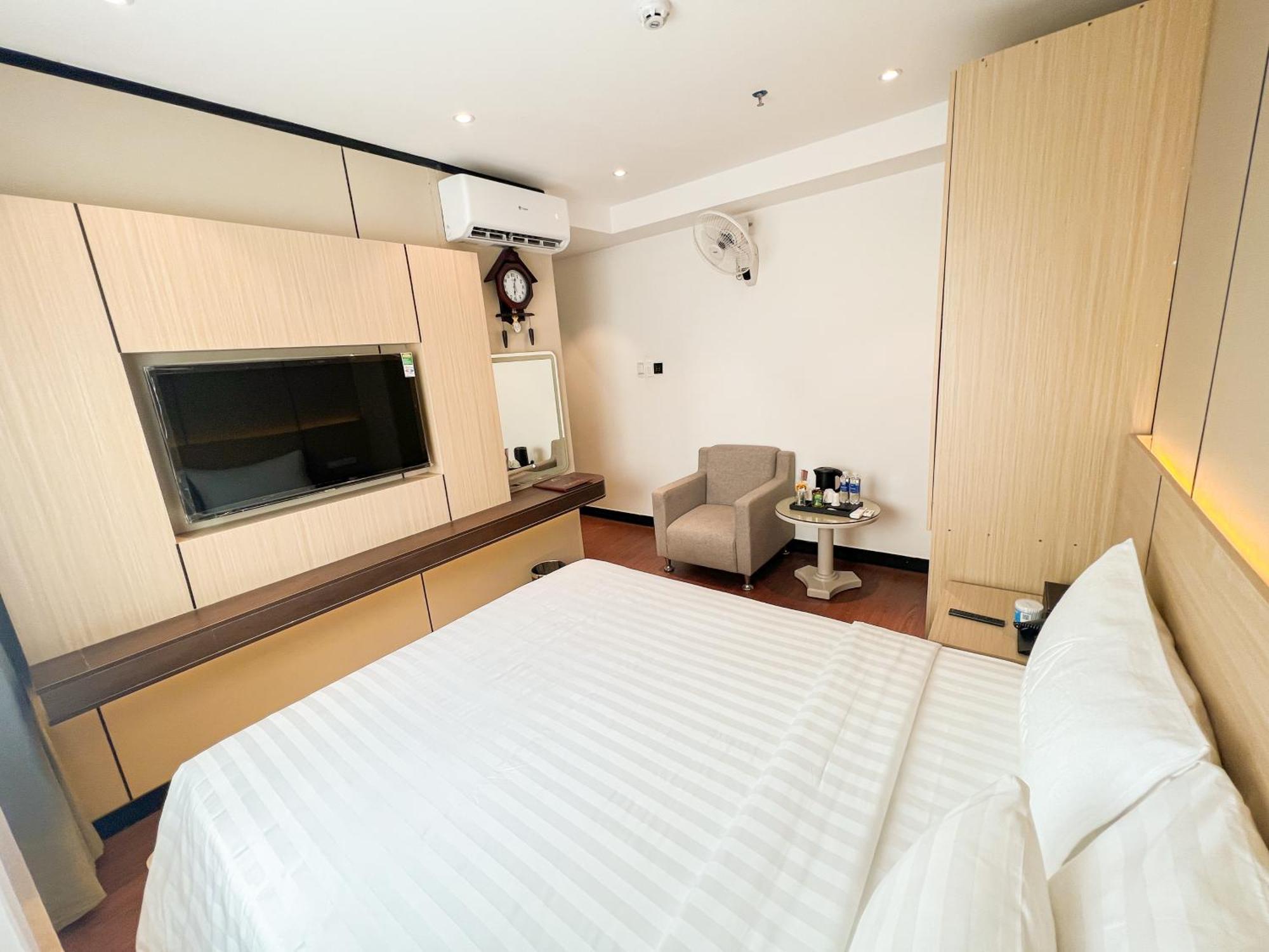 Hotel A25 - 277 Le Thanh Ton *
