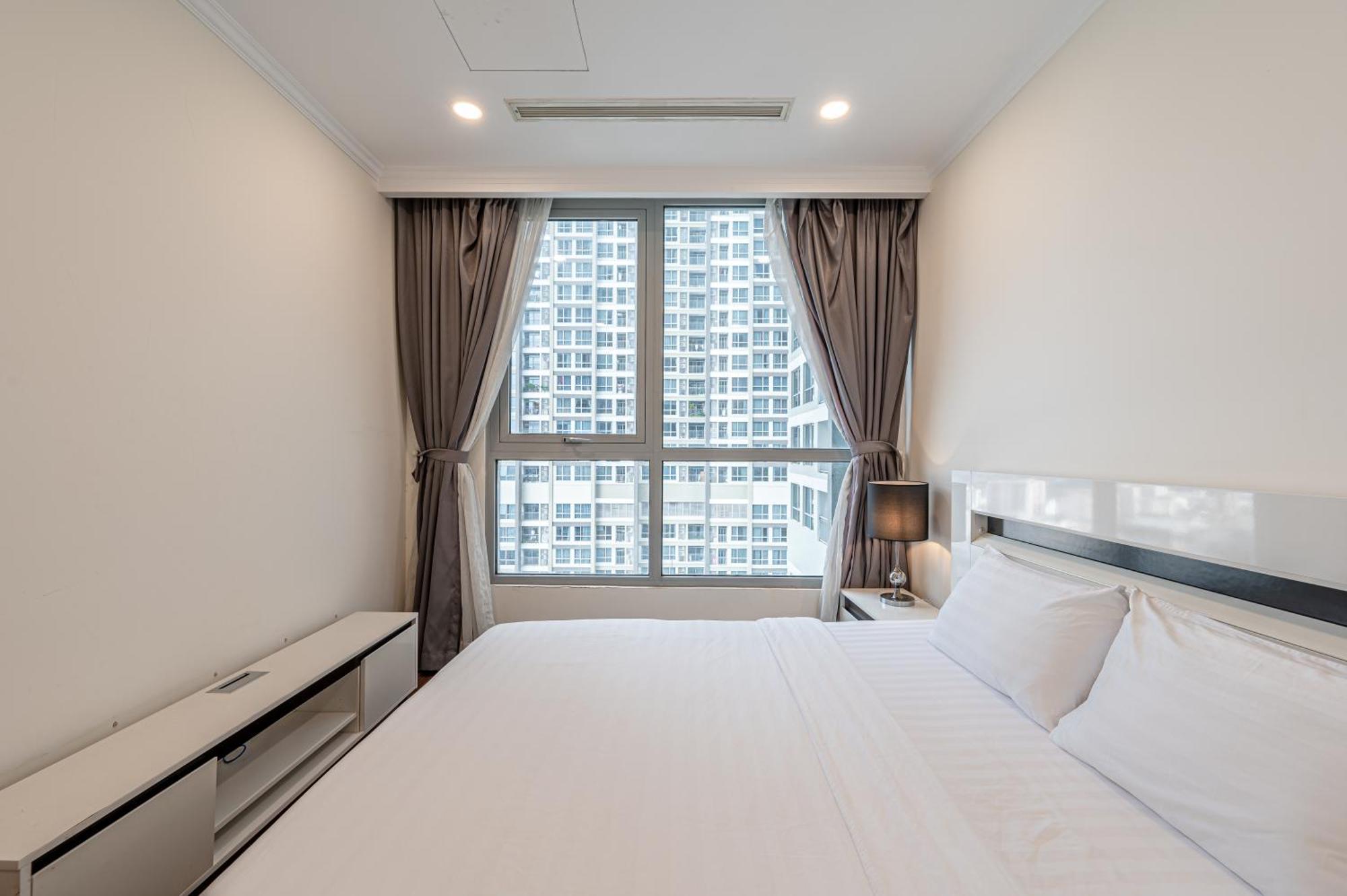 Landmark Luxury 1234pn Apartment
