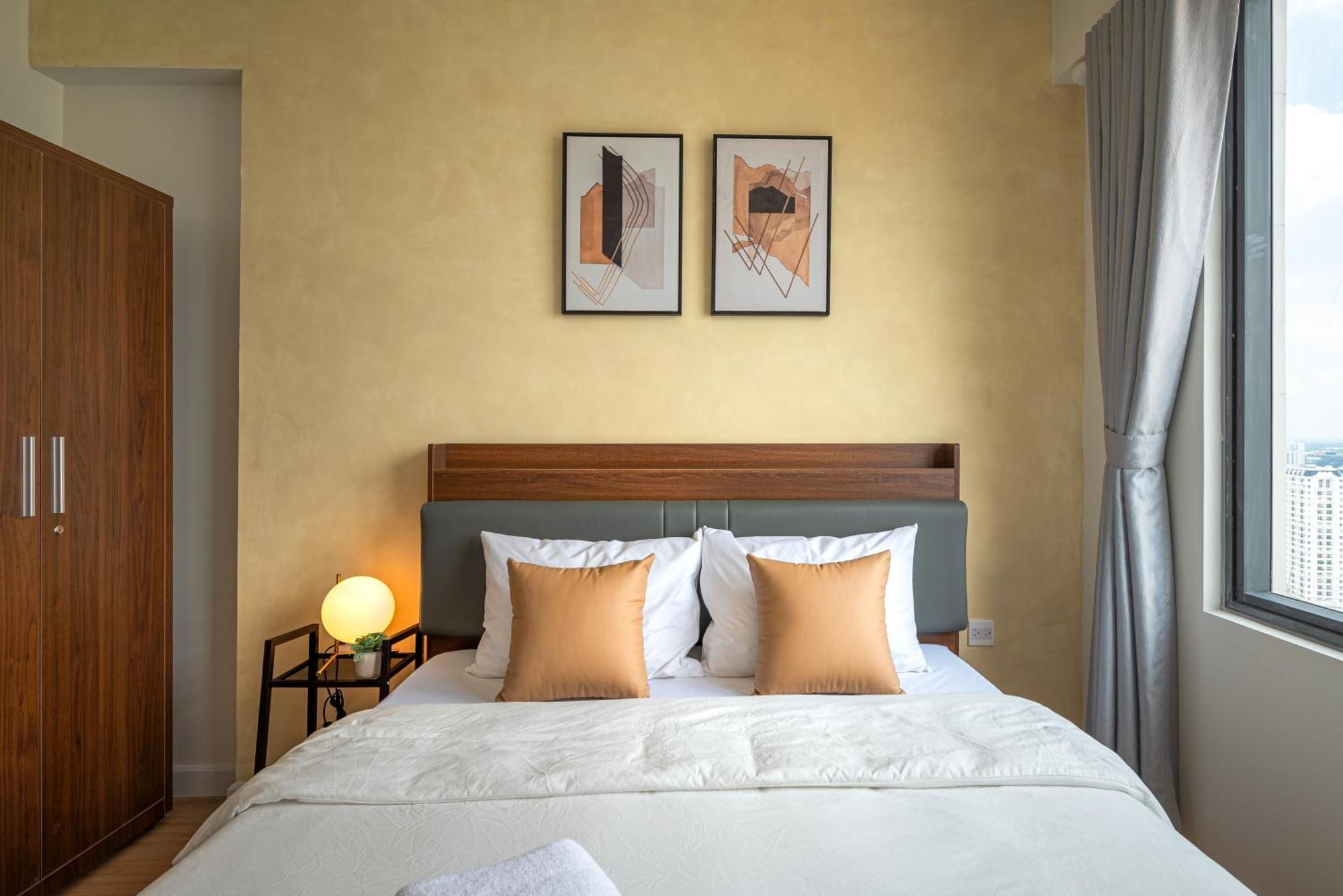 Saigon Staycation, 2brs+1wc, D1, View Bitexco *