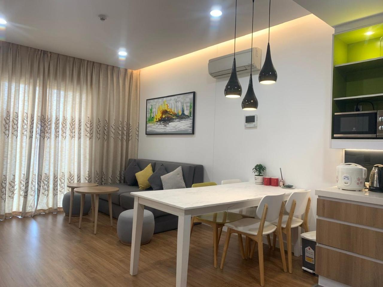 Republic Nearby Airport Free Pool Gym Apartment *