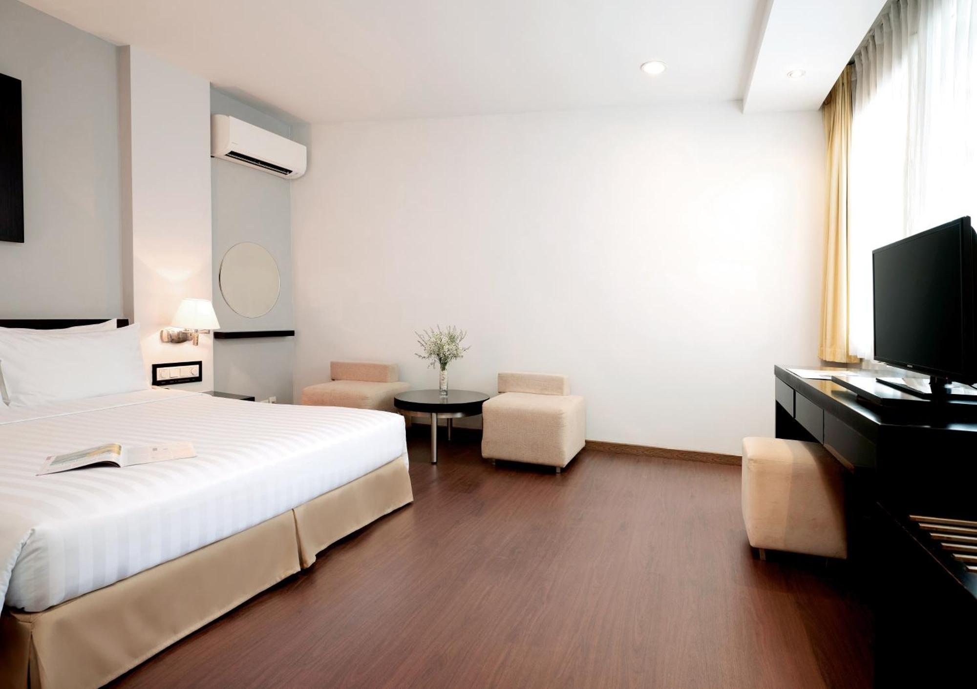 Palace Saigon 4*