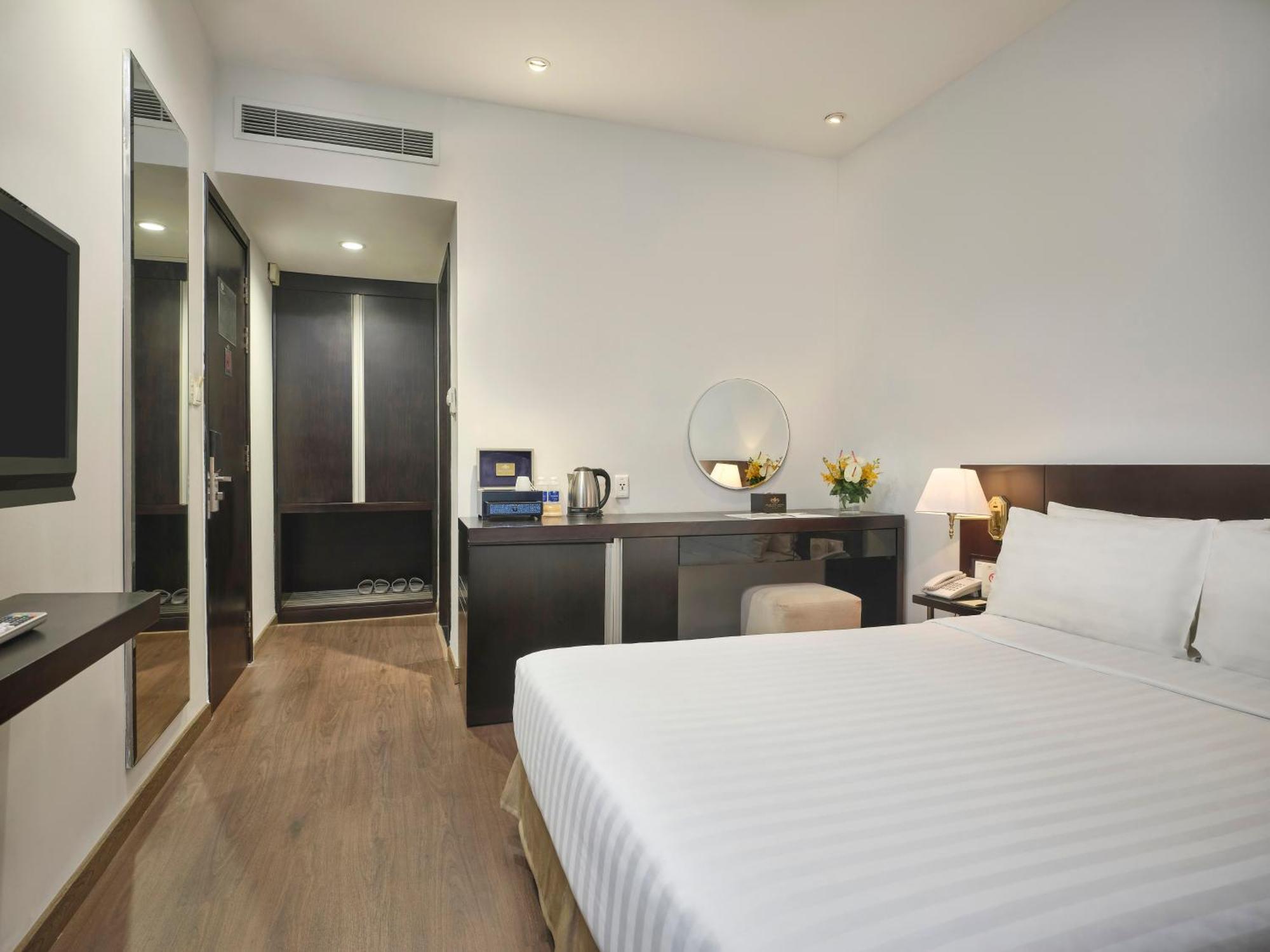 Palace Saigon 4*