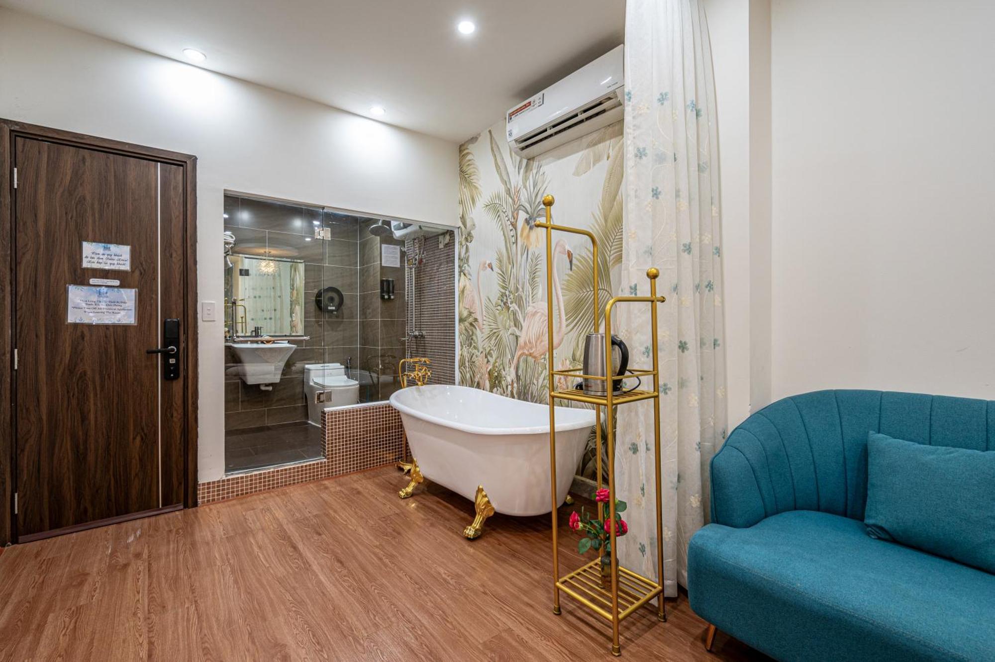 Apartment House By Cozrum *