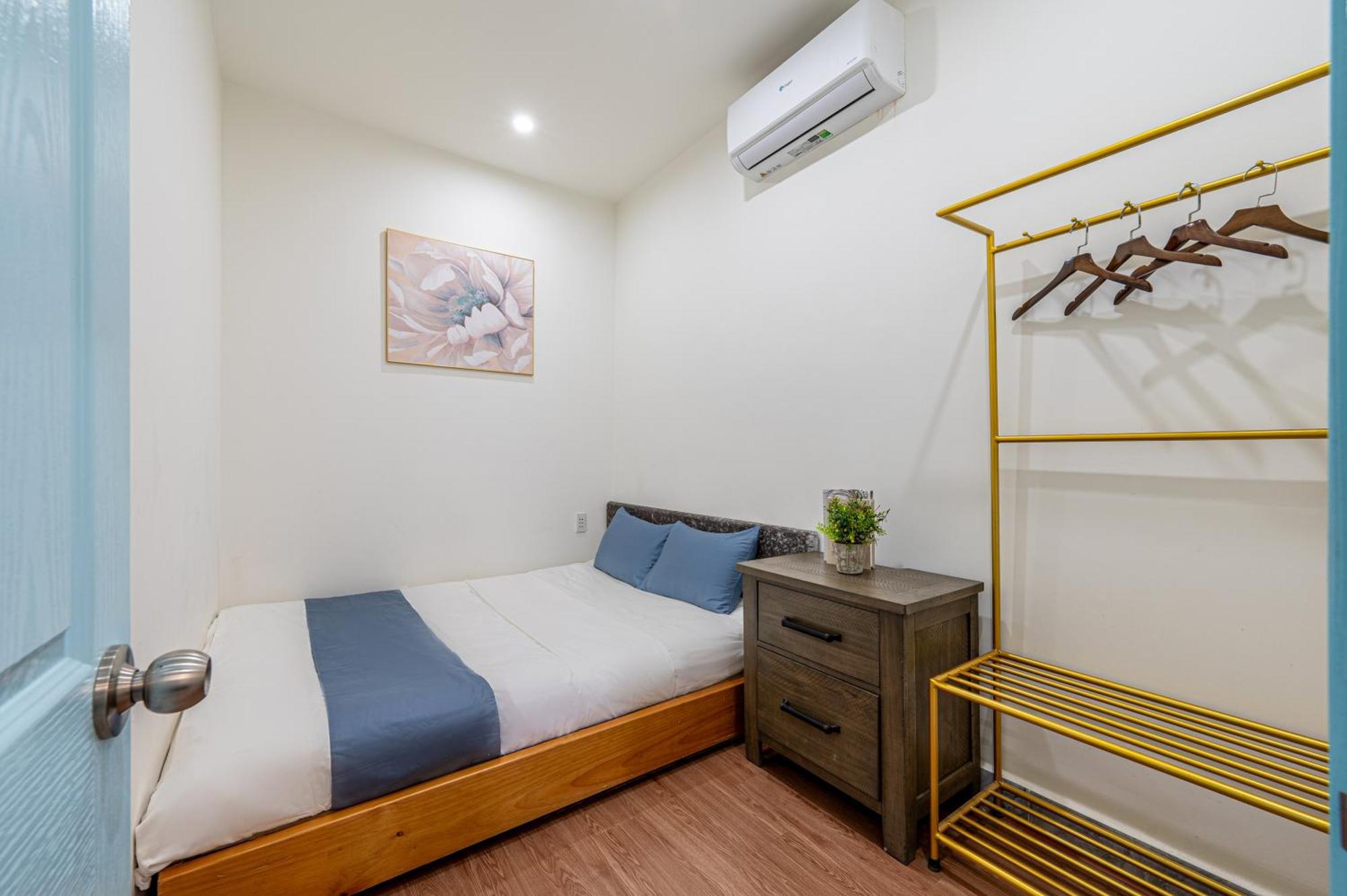 Apartment House By Cozrum