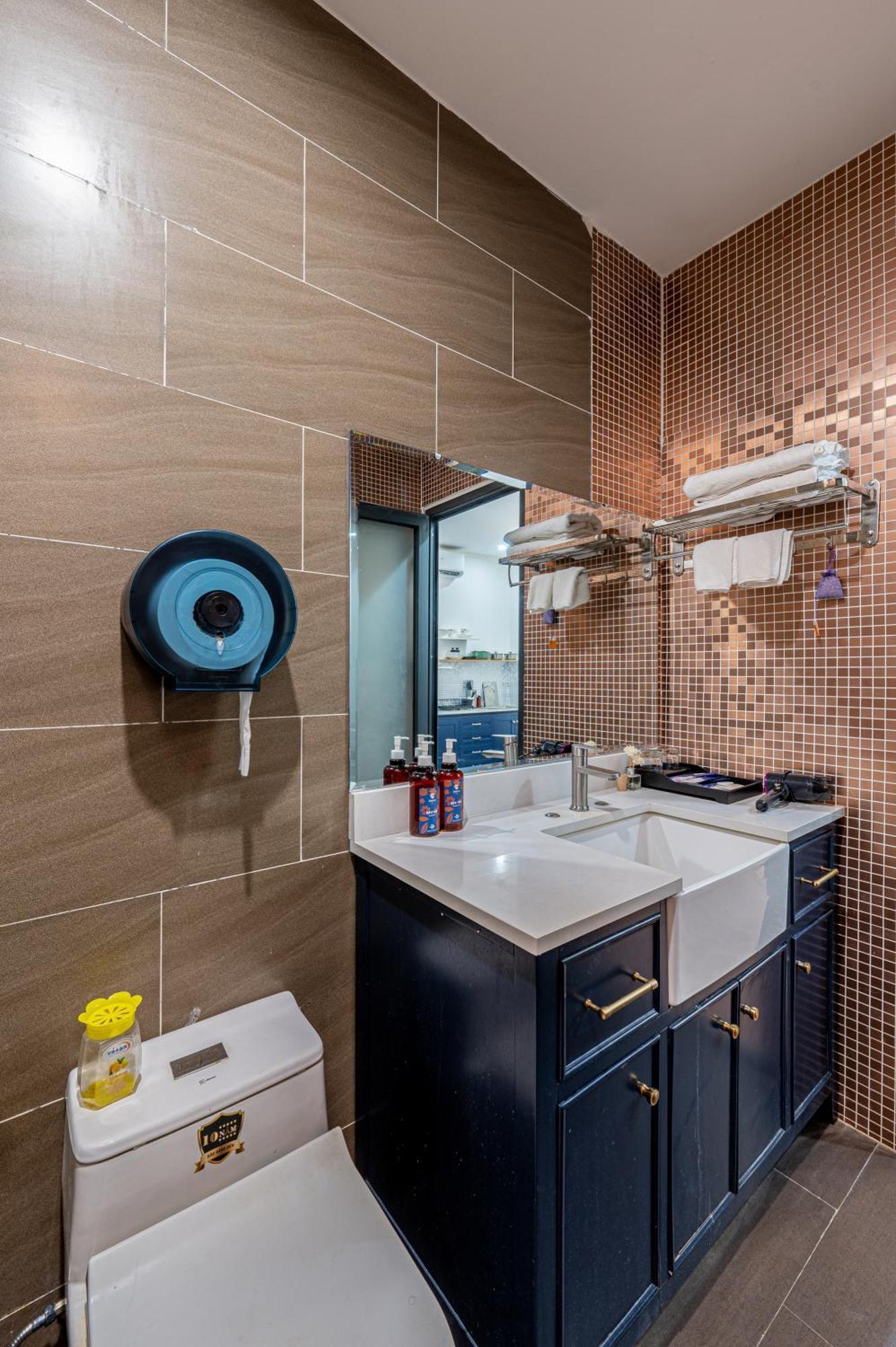 Apartment House By Cozrum *