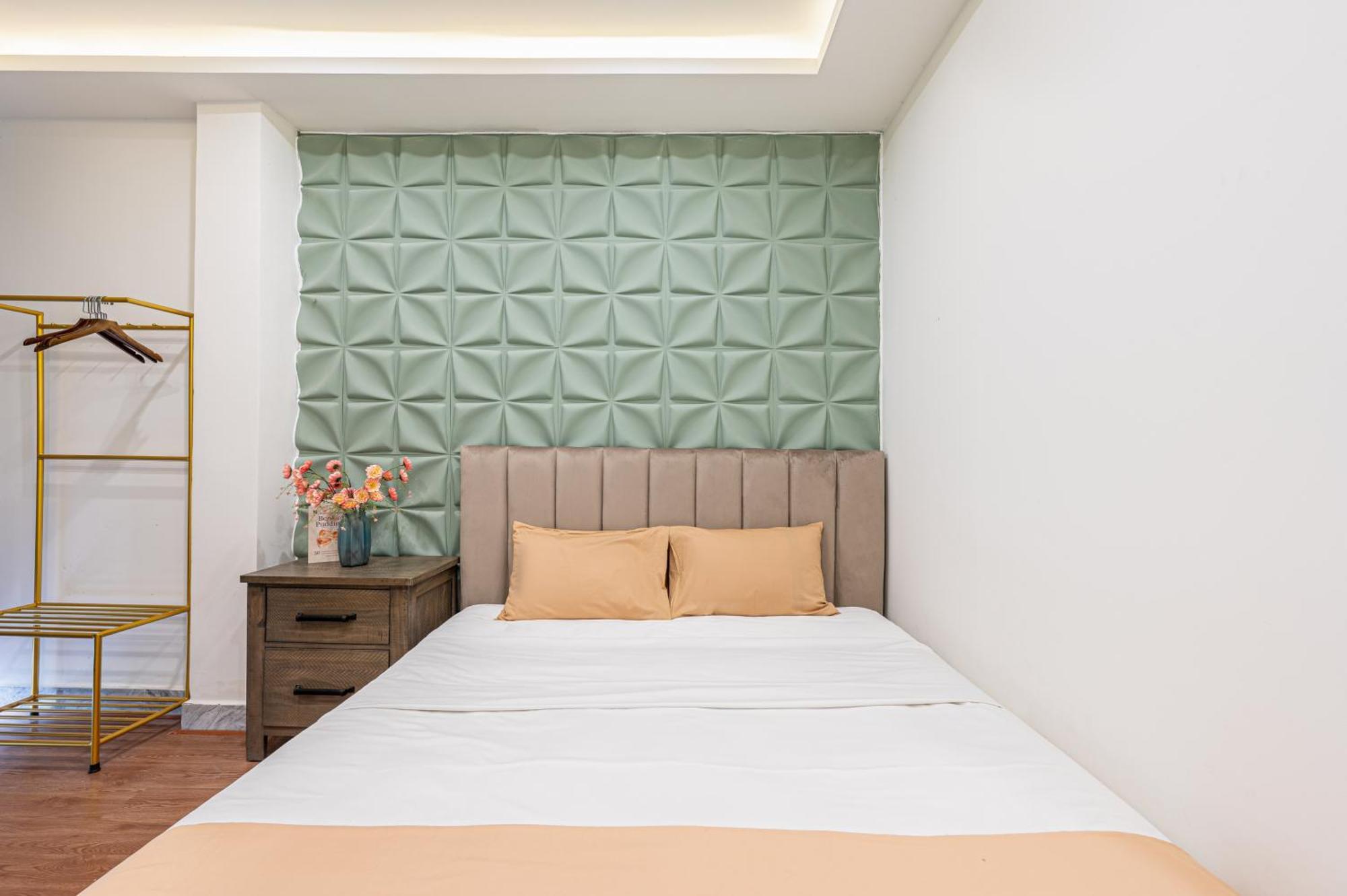Apartment House By Cozrum