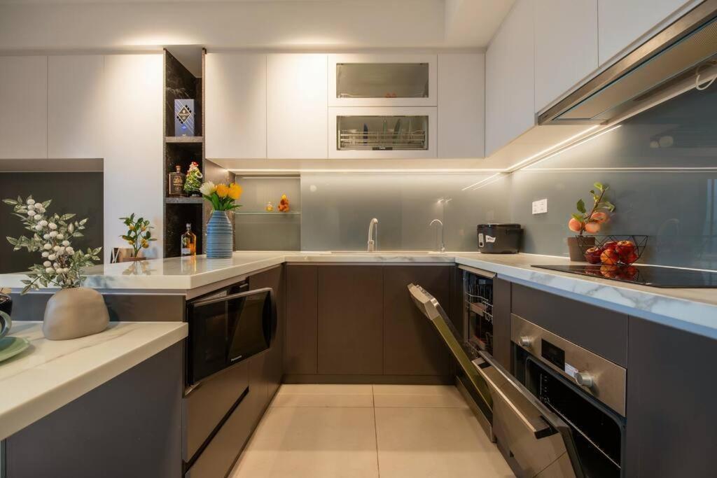 Apartment 2 Bedroom Diamond Island Apartment, Luxury In Nature, District 2 Lagomhome 1611